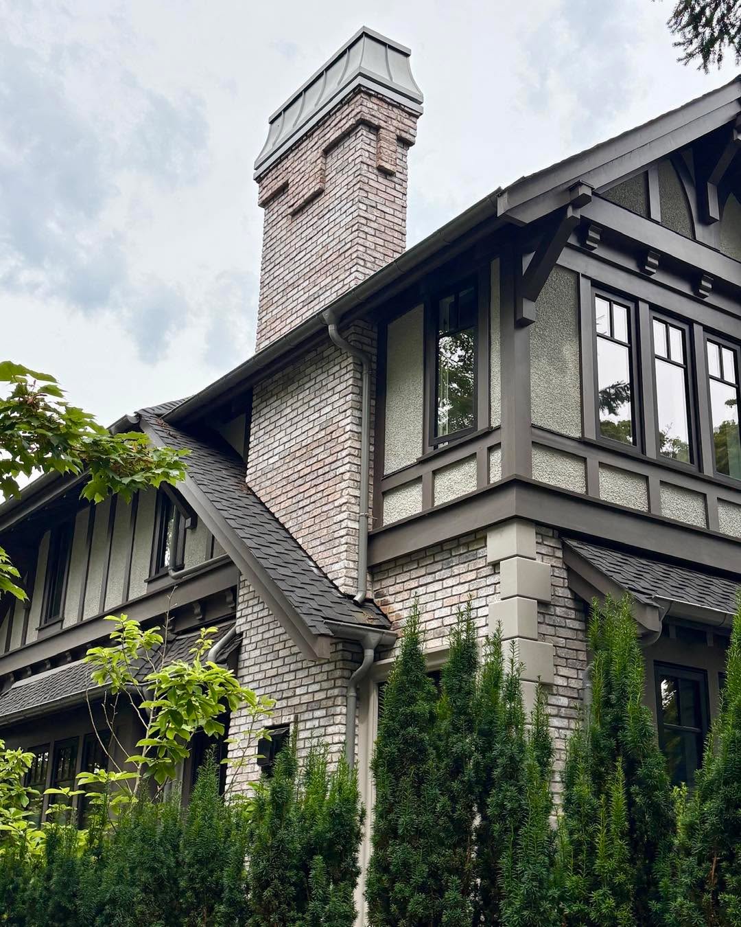 No goofy “It’s Friday!” stuff this week, not when we’ve got a chimney this serious to look at. Majestic much, bruh?
#brickveneer #brick #chimney #chimneys #brickchimney #chimichanga #chimichurri #vancouverconstruction #lowermainlandconstruction