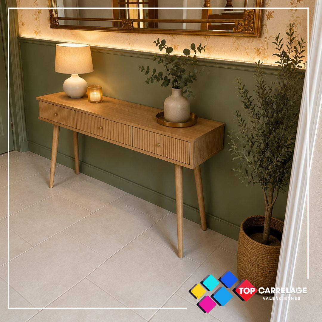 ✨ NOUVELLE RÉALISATION ✨
Un grand merci à Mme D. pour son partage et sa confiance. Nous sommes ravis de vous présenter cette belle réalisation, posée avec soin.
🏡 Ici, un carrelage 45 × 45 cm a été installé en pose décalée dans toute la maison. Ce type de pose apporte du rythme, du caractère et une belle dynamique aux espaces.
🤍 Avec sa teinte blanc crème, ce carrelage illumine les pièces tout en restant sobre et intemporel. Son coloris neutre s'accorde facilement avec tous les styles de décoration, du plus classique au plus contemporain.
📍 Envie de trouver le carrelage idéal pour votre projet ? Venez découvrir en magasin notre large sélection de formats 45 × 45 cm, 60 × 60 cm, ainsi que de nombreuses autres références adaptées à tous les goûts et à tous les budgets.
Toute l'équipe TOP CARRELAGE Valenciennes est à votre disposition pour vous accompagner dans votre projet.
#topcarrelagevalenciennes #valenciennes #carrelage #rénovation #construction #decorationinterieure #amenagement #inspirationmaison #posecarrelage