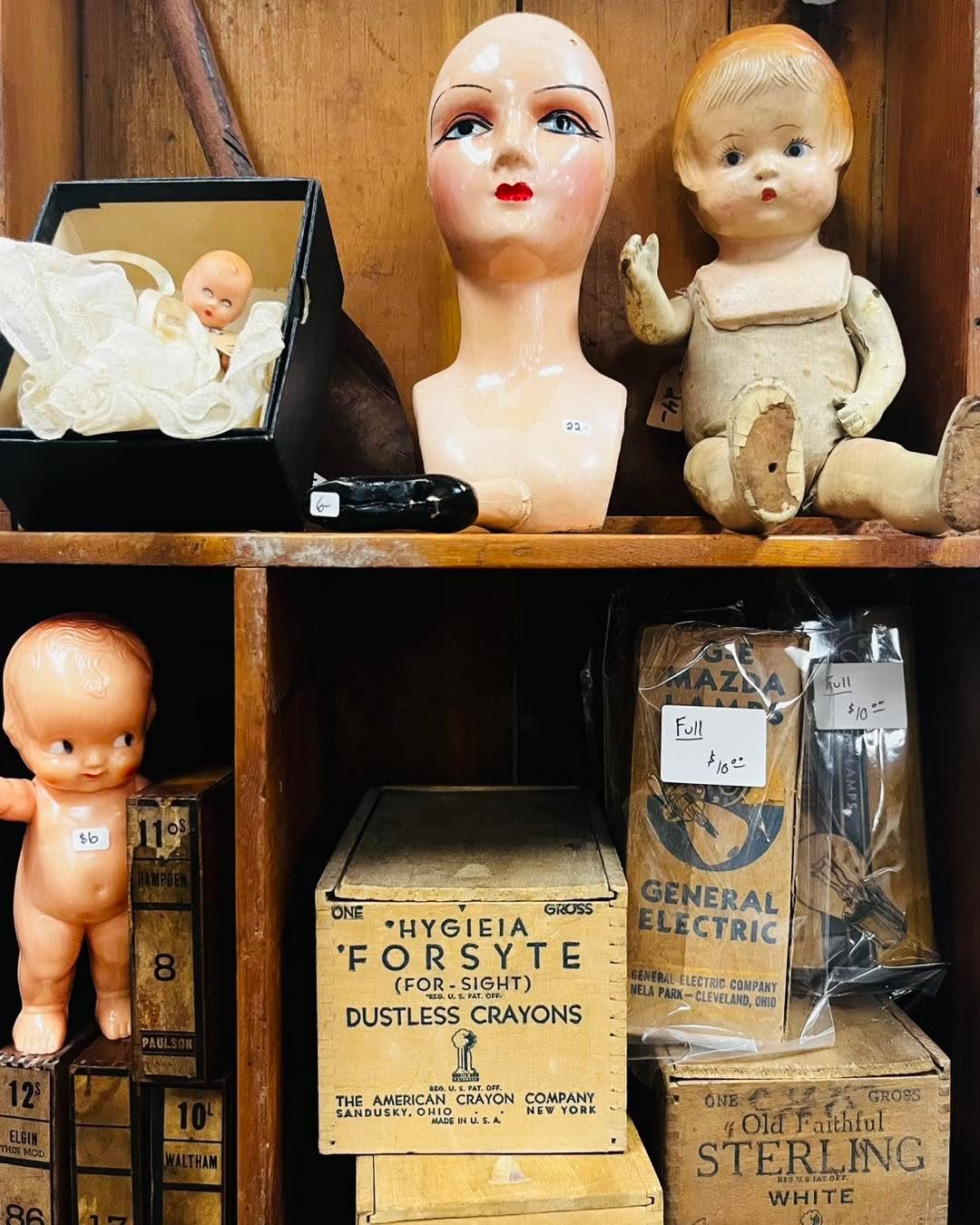 The eyes of the past are watching you…
Come shop with us today from 12-5 🫶🏼
