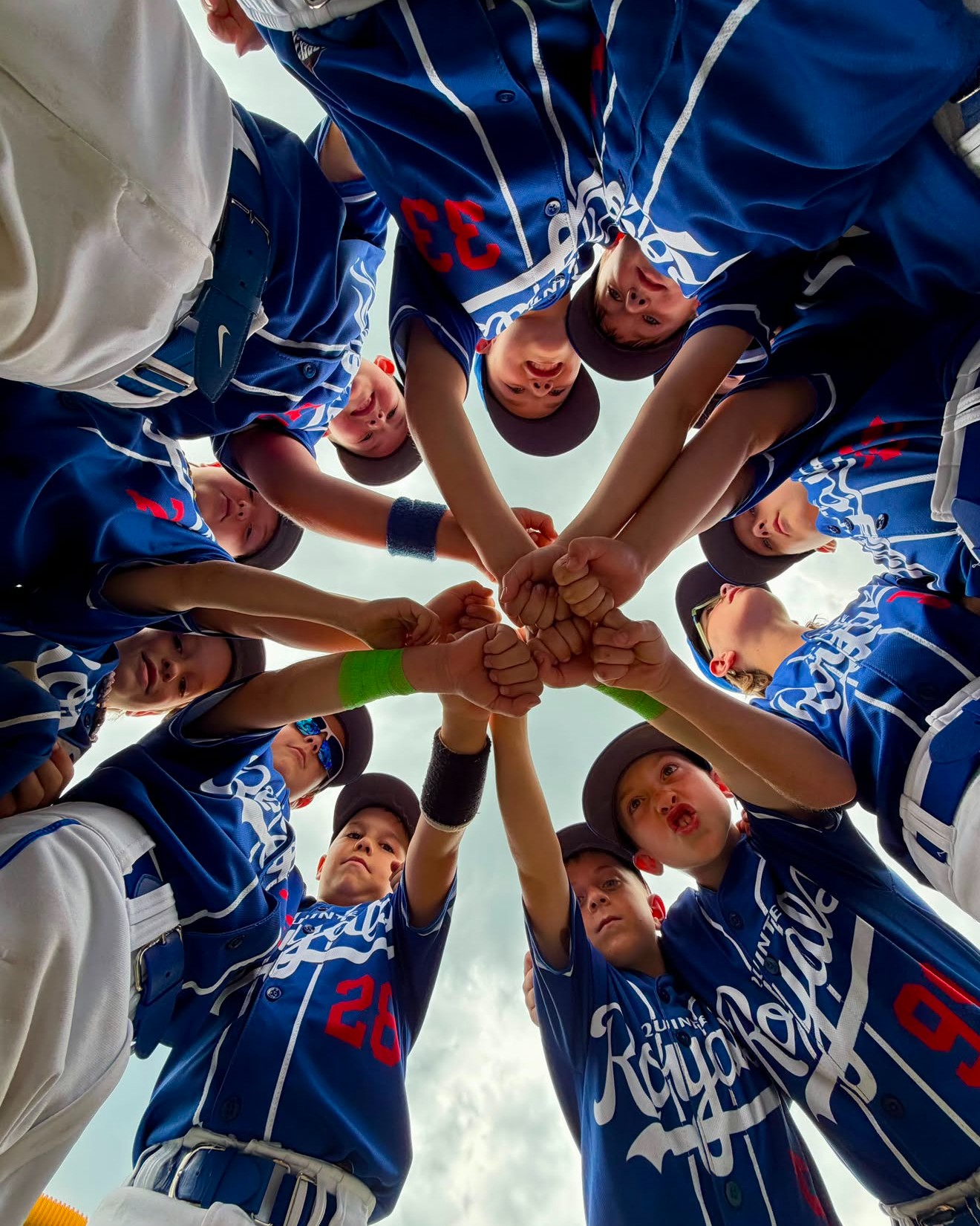 9U Quinte Royals / Trenton, Ontario / Photo by: Katie Rutter
Every championship begins with a single moment. This was the boys' pre-game "GO ROYALS" huddle during their championship weekend, one last deep breath, one final cheer, and a reminder that no matter what happened on the field, they were in it together. It was one of those "you had to be there" experiences, cheering until they nearly lost their voice, watching this group celebrate their very first tournament championship together. This photo isn't just a team huddle, it captures the heart of the season.
React to this original post to vote for 9U Quinte Royals. Most reactions wins custom TKO hoodies for the whole team. Voting closes Thursday, July 30 at 11:59 pm ET. Full details and all finalists are in our pinned post.