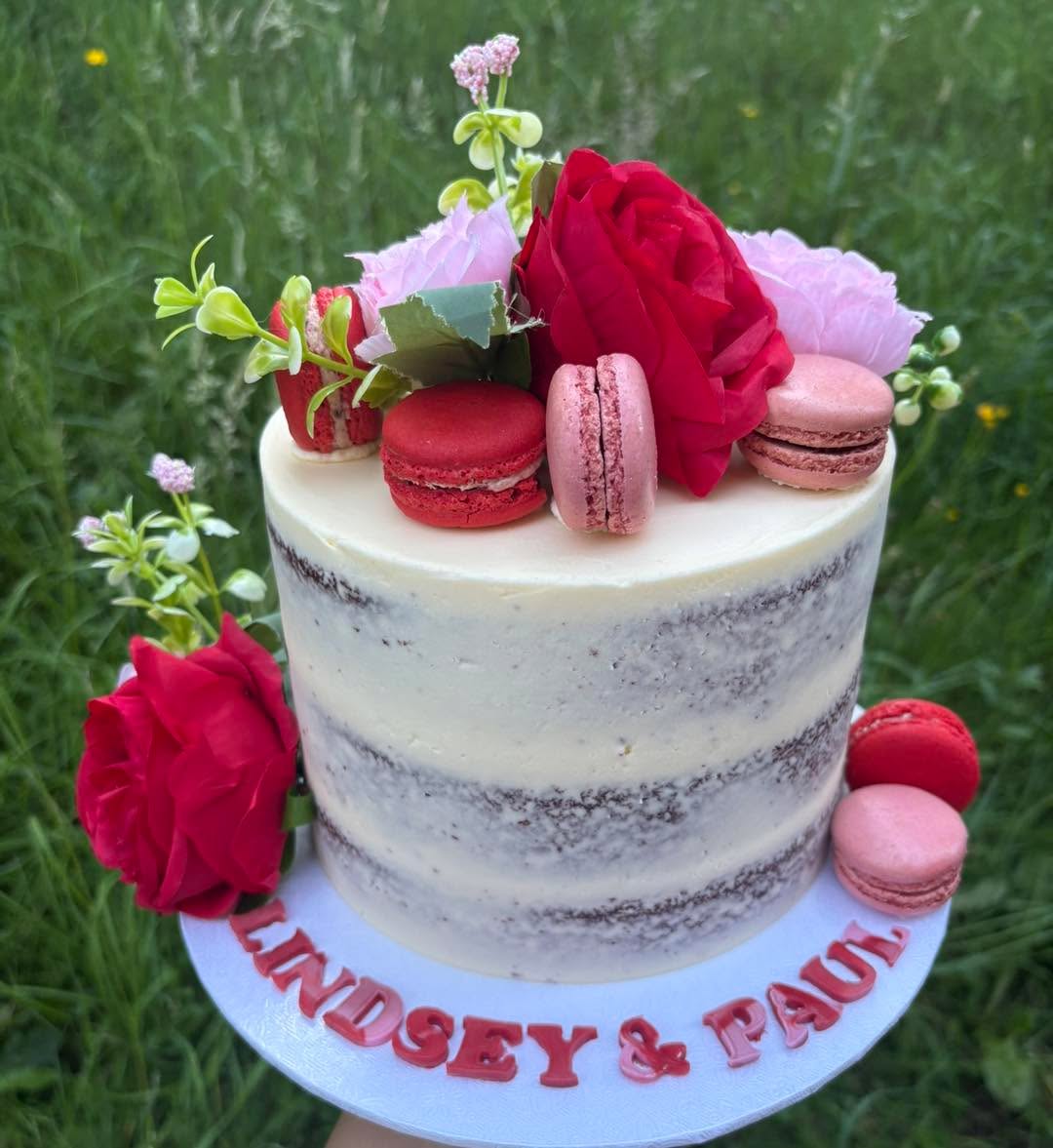 ❤️🌹 Love is in the details… 🌹❤️
#MariasCakesAndBakes #EngagementCake #WeddingCake #AnniversaryCake #SemiNakedCake #ButtercreamCake #MacaronCake #FloralCake #BespokeCake #CelebrationCake #HampshireBaker #NewForestBaker #SmallBusinessUK #CakeInspiration #LoveInEverySlice