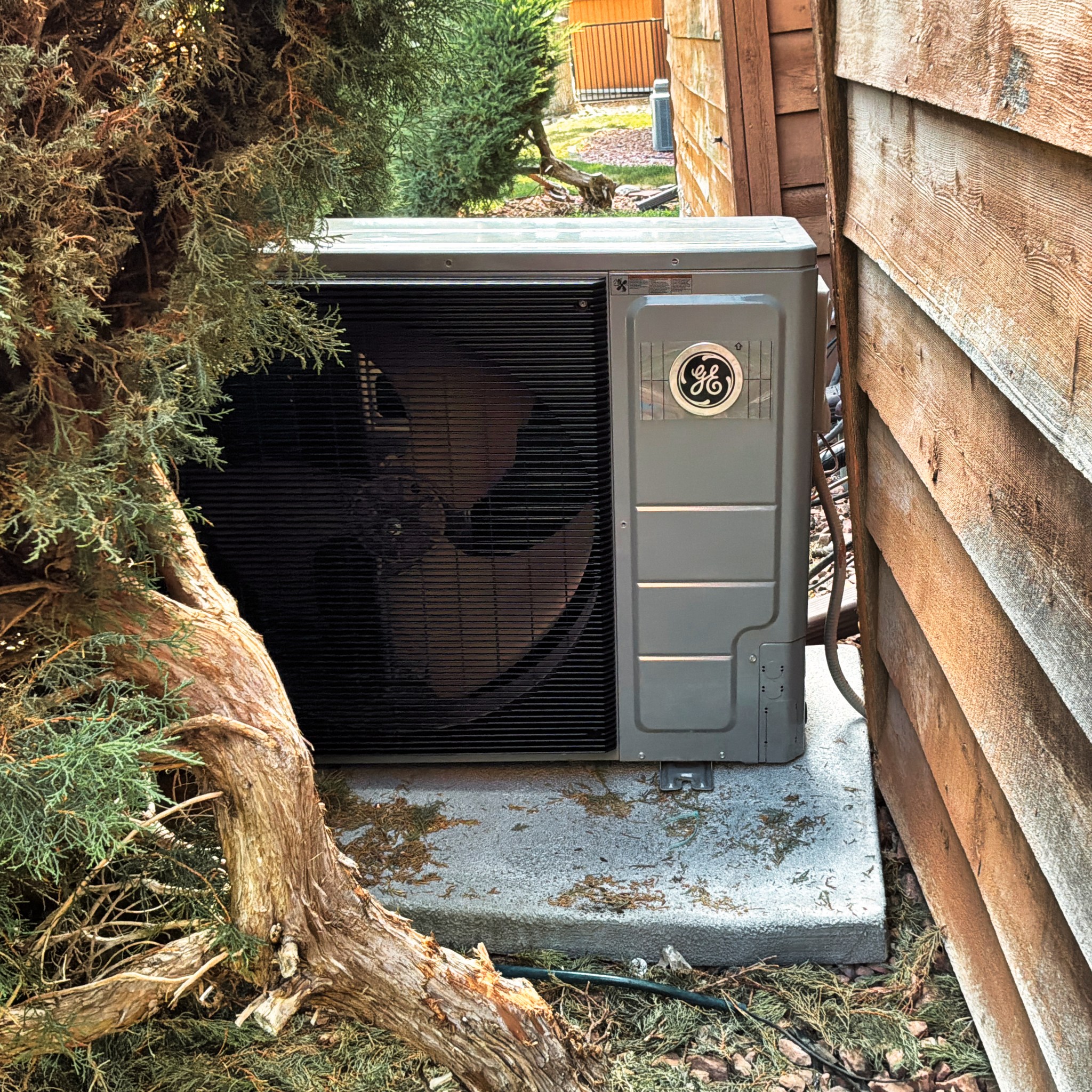 Every home presents a different challenge—and this tight-space installation was no exception. Our team carefully placed this high-efficiency GE heat pump to deliver dependable heating and cooling while making the most of the available space.
Proper installation matters just as much as the equipment itself. Trust Hartzell Heating & Air Conditioning to get it done right.
📞 720-767-6326
Comfort built around your home.