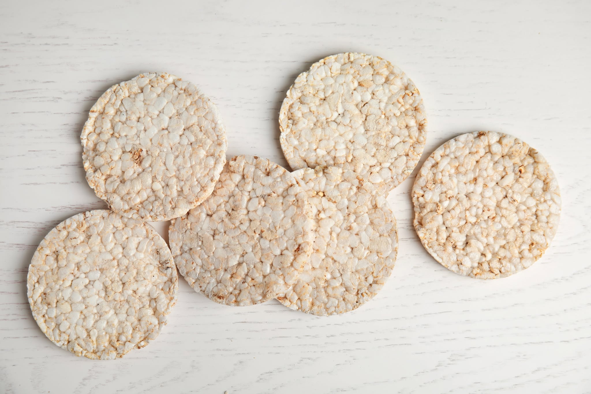 One rice cake, endless possibilities – stack it, spread it, snack it! 🧈🍌🥜