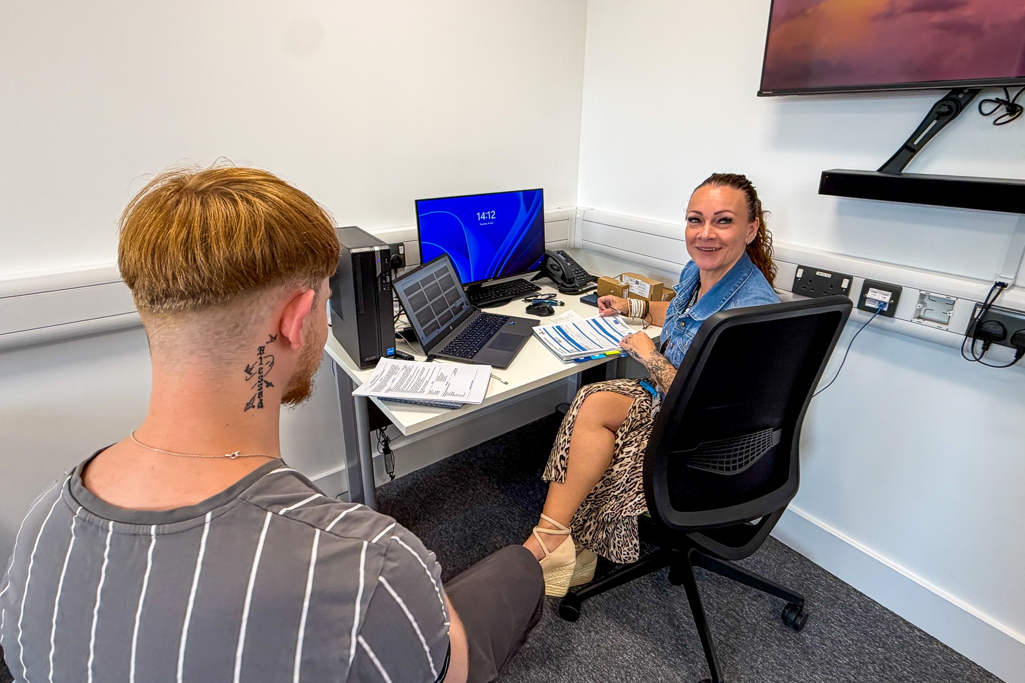 Our weekly jobs club is the perfect chance to come and talk to someone face-to-face about your career, to get interview tips, go over your cv, and more!
Come see us at our next one! Contact sonia.barlow@ymcans.org.uk today!