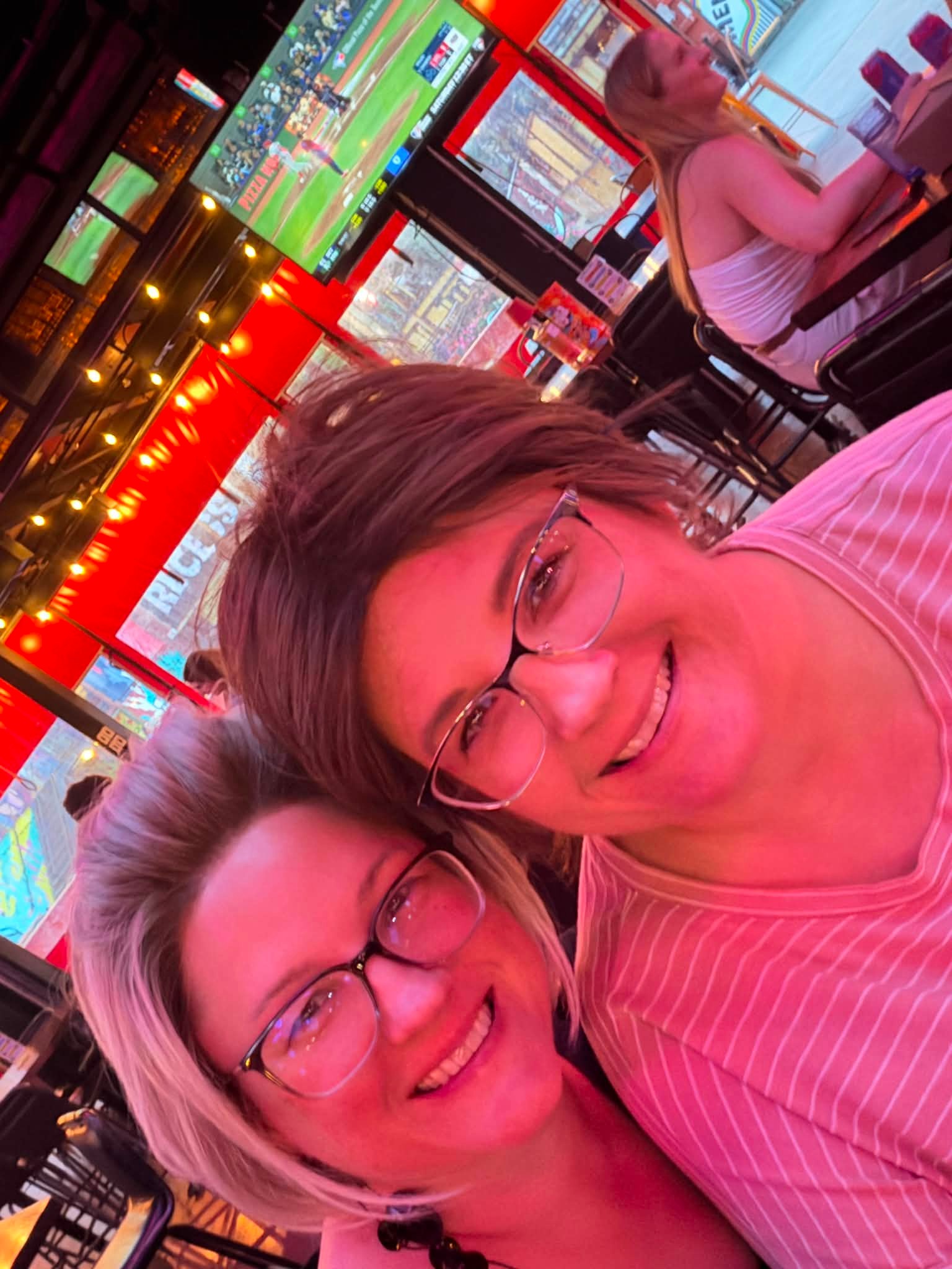 With my seester!!! Keri Witek-Johnson
The perks of a venue visit to Chicago for a September wedding!! 💜
