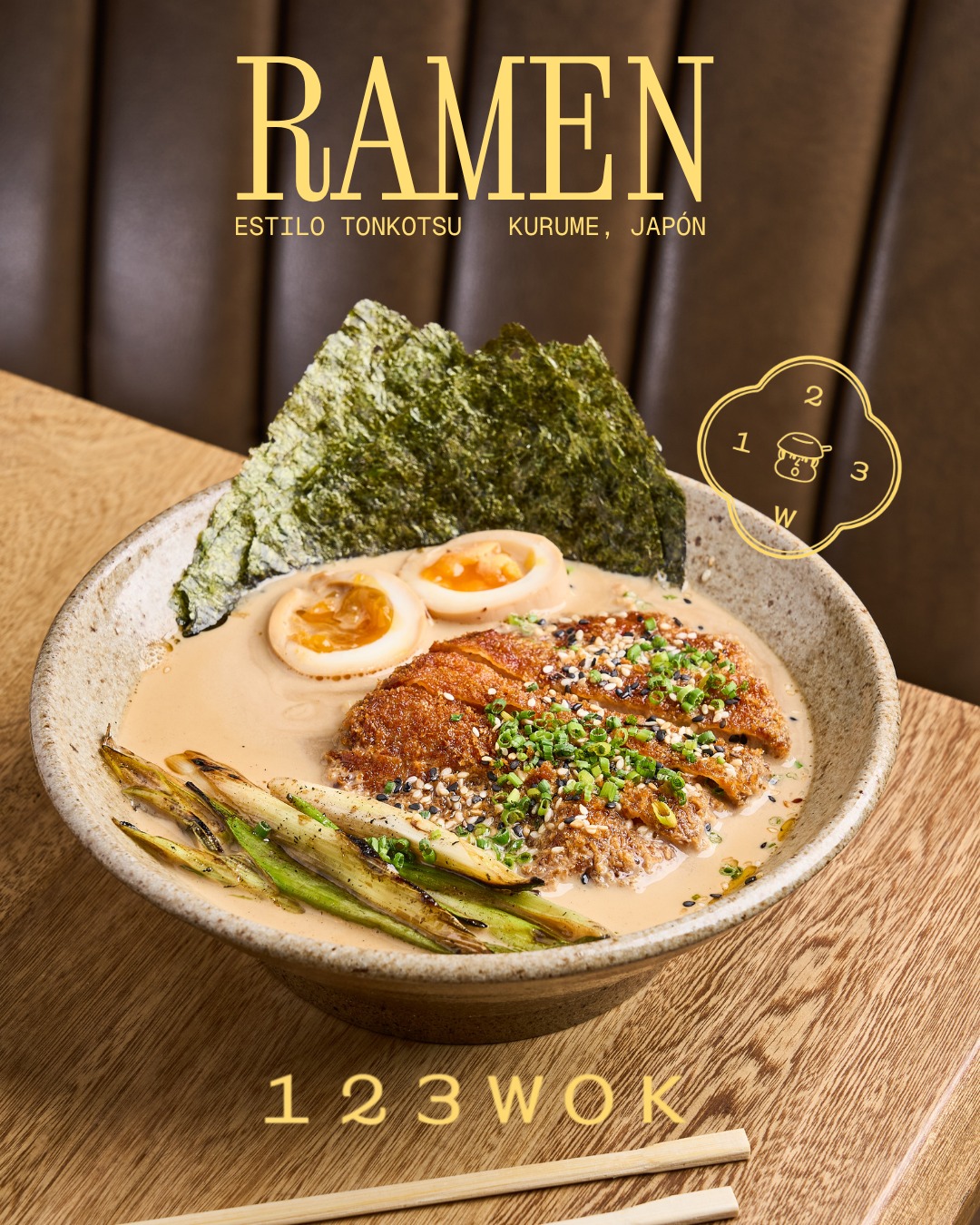Si te gustan aquellos platos que tardan horas y horas en hacerse, seguramente valorarás un montón nuestro Ramen: un caldo lleno de sabor, fideos artesanales, katsu de cerdo crujiente, huevo marinado, cebolla junca al wok y ajonjolí tostado.
¿Ya lo probaste? 🍜
#123WOK #RamenLovers #Tonkotsu #CocinaAsiática #CorazónLatino #Medellín