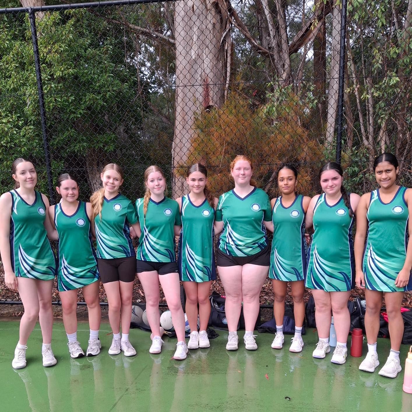 Round 11 brought some wet weather, with a rainy start to the day, but that didnβt stop our players from taking the court! π§οΈ
Rain or shine, another Saturday of netball is in the books! We loved seeing our teams continue to support one another and enjoy their time on court, no matter the conditions. ππ