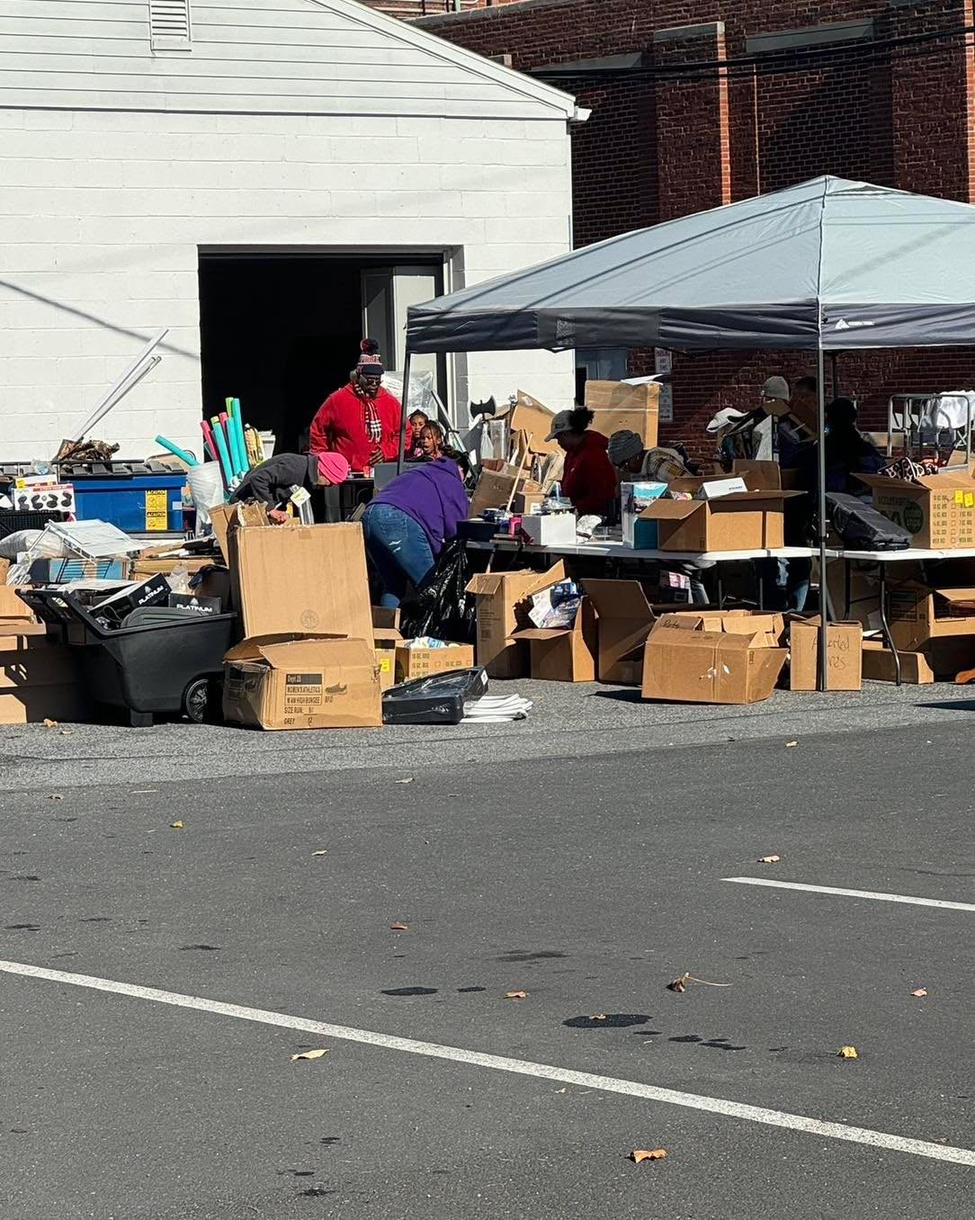 🎉✨ TAKE IT FOR FREE TUESDAY IS BACK! ✨🎉
Rescheduled from last week, we’re back TOMORROW and ready to bless the community! Whether on your lunch hour or an after-work drive, come grab what you need—100% free! 🆓🎁
📲 SKIP THE LINE! PRE-REGISTER ONLINE:
👉 thrivehousingservices.org/events
📦 What’s Up for Grabs?
👕 Clothes | 🧸 Toys | 📚 Books | 🍽️ Household Essentials
🛋️ Need Furniture? Stop by tomorrow to schedule a furniture warehouse appointment with our team!
🗓️ TOMORROW (Tuesday)
🕛 12:00 PM – 3:00 PM
📍 3411 Derry St. (Rear)
Tag a neighbor and come pull up! 🏃🏾♀️💨 See you tomorrow! 👋🏾✨
#TakeItForFree 🆓 #PreRegisterNow 📲 #CommunityFirst 🤝 #LiftEachOne 💖 #Harrisburg 📍 #FreeStuff 🎁