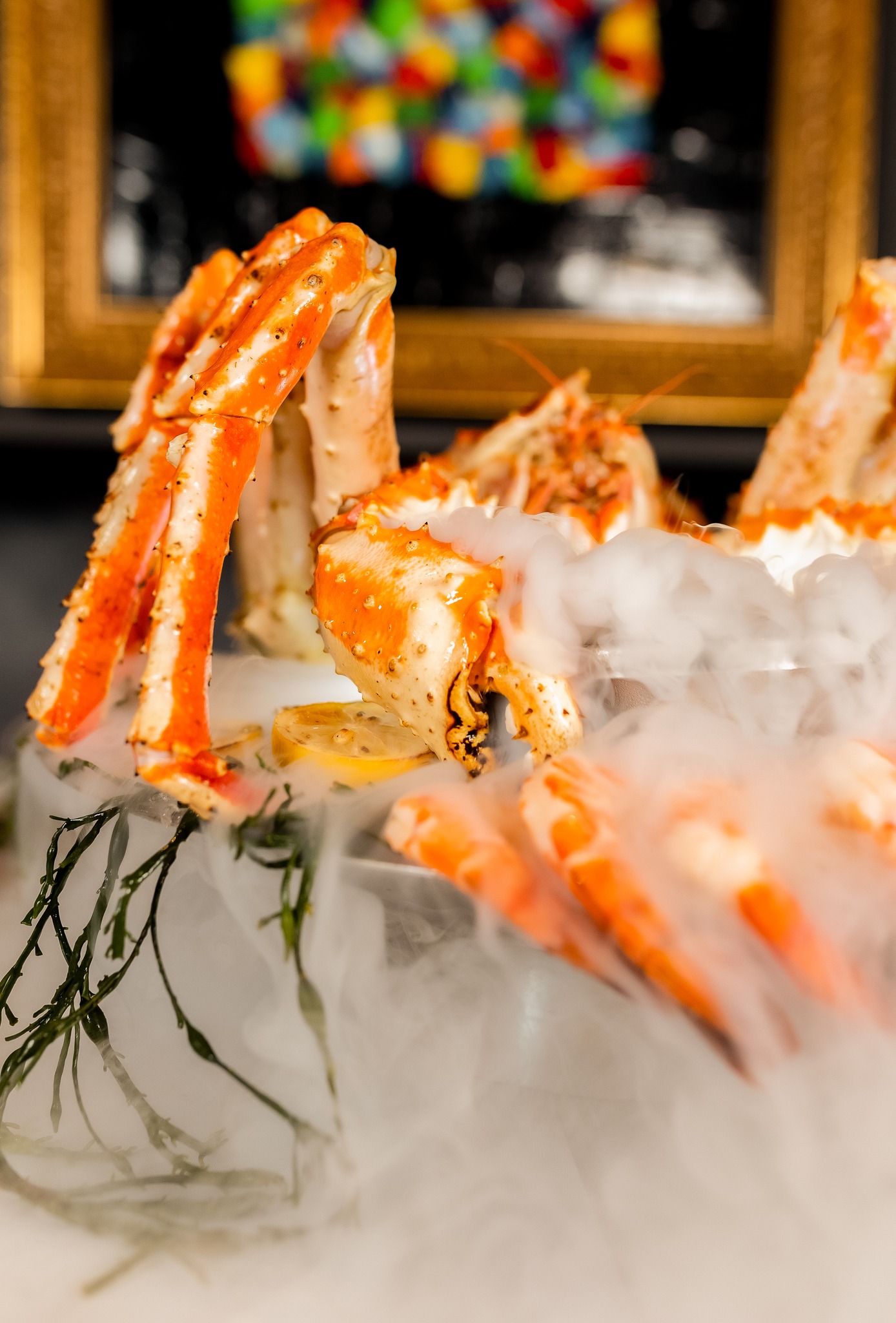 Split king crab legs, charred lemon, crushed ice. No sauce needed when the crab is this good on its own.
📍 Uptown Dallas
#NickAndSams #KingCrab #DallasSeafood #UptownDallas