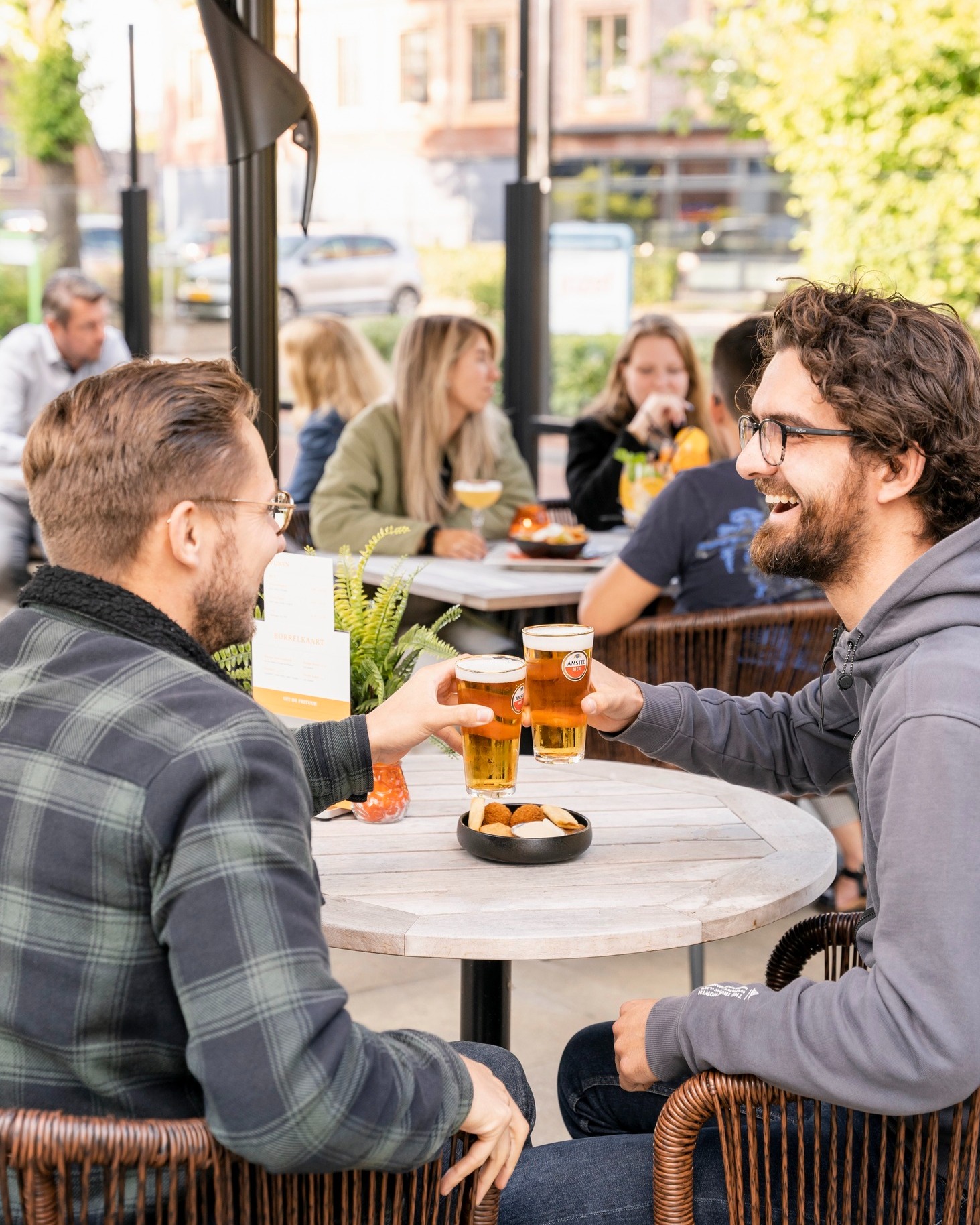 Proost op mooie momenten!🍻
Of je nu langskomt voor een borrel, lunch of diner: bij ons ben je altijd welkom om samen te genieten.
Tot snel bij 't Houteveen!🧡
#cheers #samengenieten #borrelen #eetcafe #amersfoort #hooglanderveen #houteveen