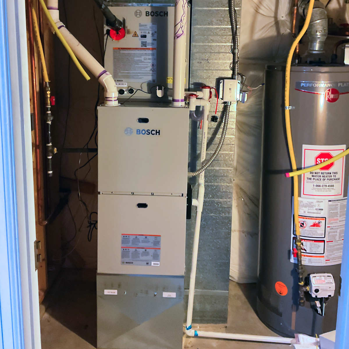 Clean install. Efficient comfort. Built for Colorado. ❄️🔥
Another Bosch HVAC system professionally installed and ready to keep this home comfortable through hot summer days and cold winter nights.
Thinking about upgrading your heating and cooling system? Hartzell Heating & Air Conditioning can help you find the right setup for your home, comfort goals, and budget.
📞 720-767-6326
Serving Denver, Littleton, Aurora & surrounding Colorado communities.