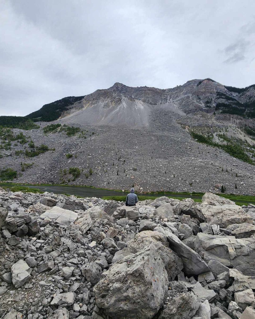 EXPLORE THE PASS ⛰️
Today's recommendation: The Frank Slide Interpretive Centre.
Most people stop for a photo. Take an extra hour and go inside.
The story behind the town's survival of the disaster is every bit as impressive as the view itself, and it's one of those places that gives you a whole new appreciation for the Crowsnest Pass.