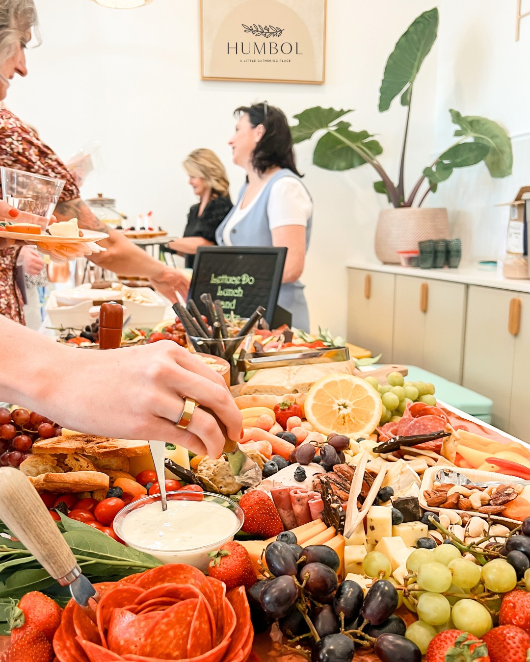 Good food, good people, and plenty of reasons to gather. This is what celebrations at Humbol are all about. 🤍
Planning something special? Let Humbol be the backdrop. Reach out to reserve your date!
