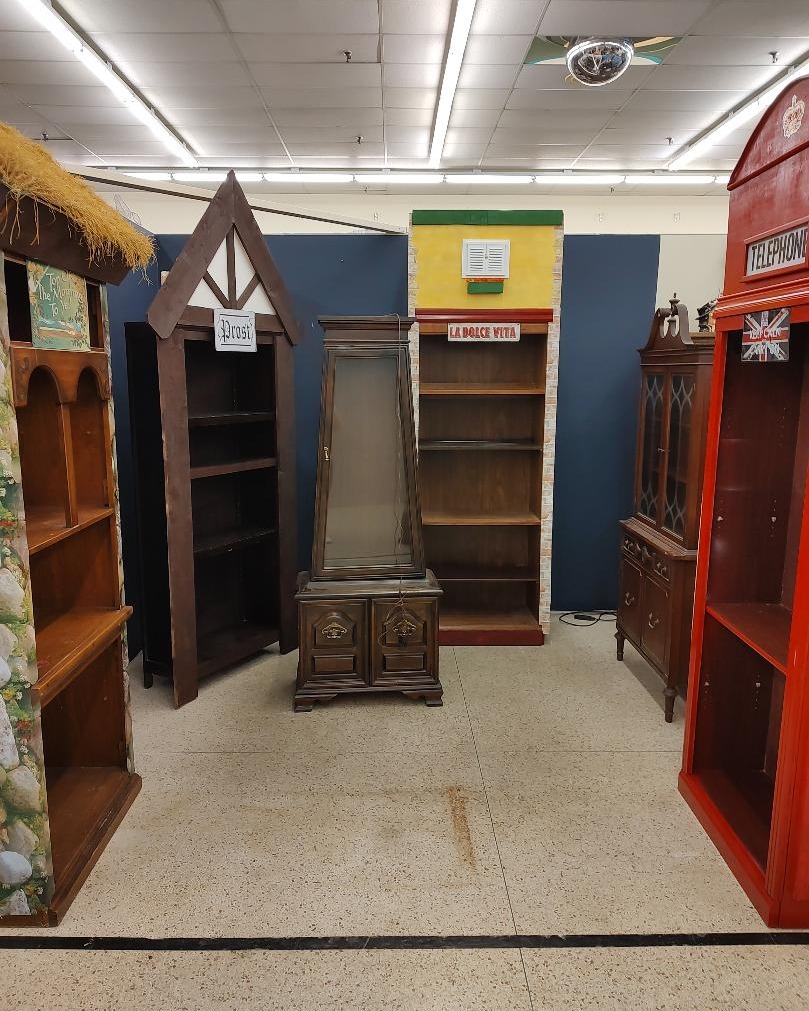 BEFORE and AFTER - Dealer 12 / Aisle 5
30200 Euclid Ave (Rt. 20), Wickliffe, OH 44092
Open THURSDAY through SUNDAY 10am-6pm