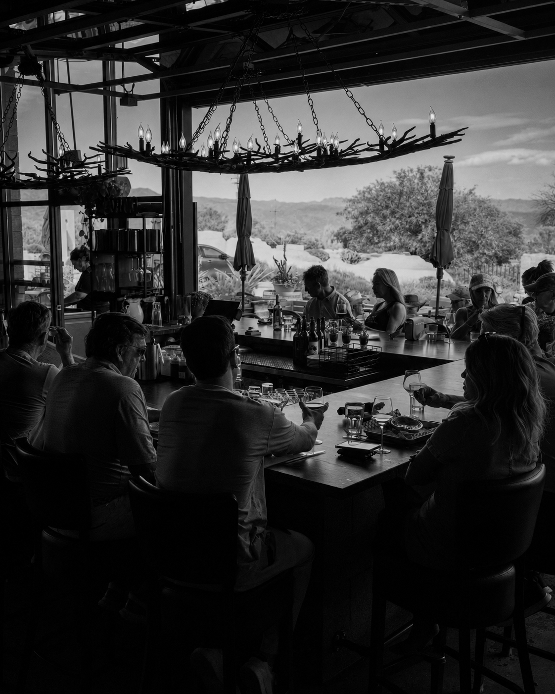 Come for the view, stay for another round ☁🍷
#RavensView #WineBar #CarefreeAZ #CaveCreekAz #ScottsdaleWineBar