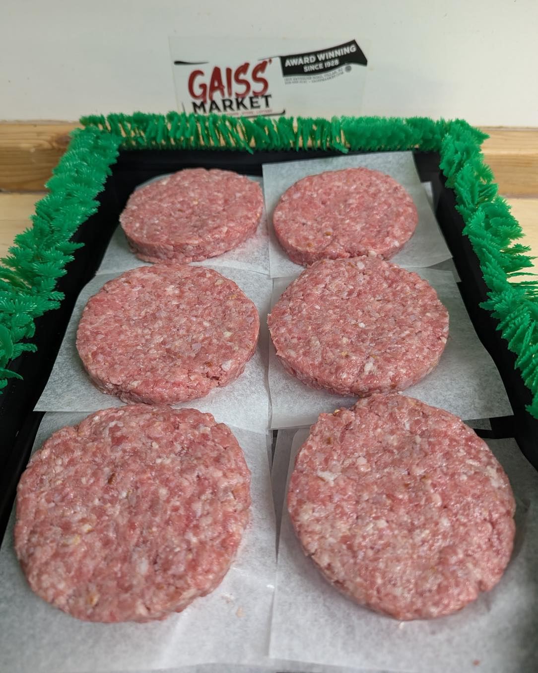 We’ve been working on something 👀 NEW Bacon Brisket Burgers are in the freezer. We mixed our award winning bacon into our house ground beef for these delicious patties.
SHOP NOW gaissmarket.com
CALL AHEAD 609-886-5121
STOP IN 1215 Bayshore Road, Villas