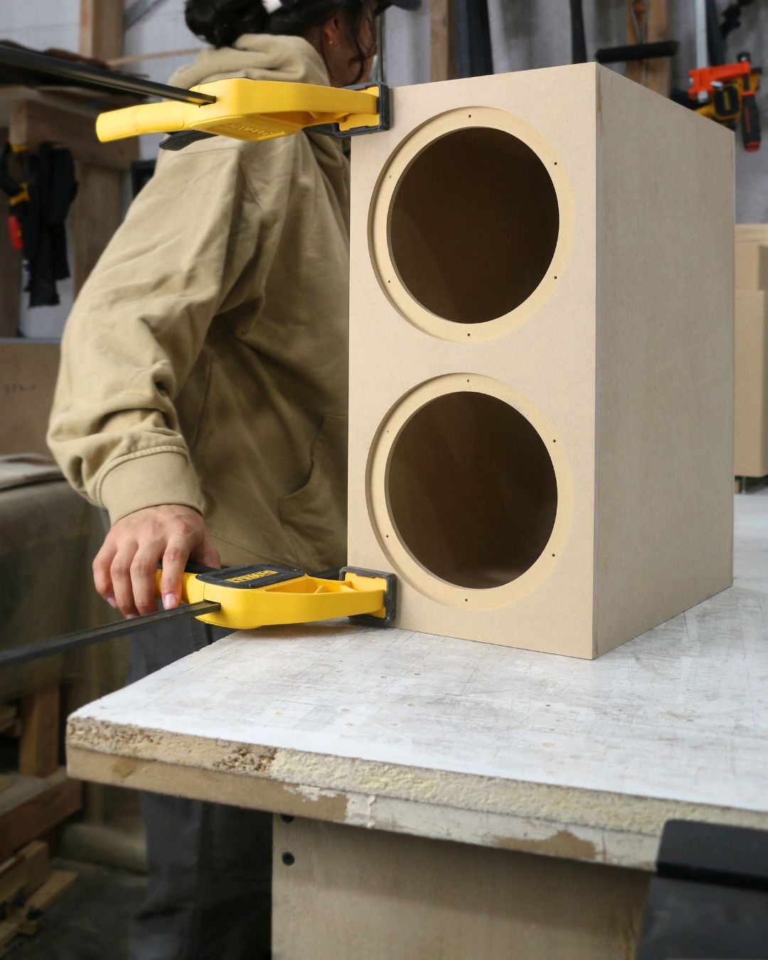 There’s something different about listening to a pair of speakers you built yourself.
The process is part of what makes the finished product yours.
#DIYaudio #HiFiAudio #speakersystem