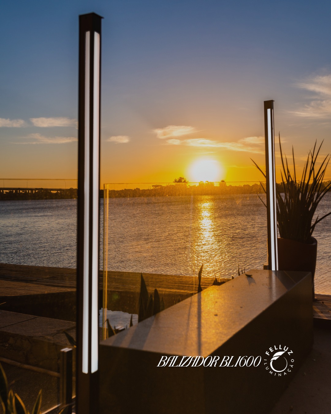 Design que impressiona. Resistência que dura. Iluminação que transforma.
O Balizador BL1600 foI desenvolvido para quem busca sofisticação, eficiência e durabilidade em projetos de iluminação externa.
Com um design moderno e marcante, eles valorizam jardins, caminhos, áreas de lazer e fachadas, criando ambientes mais acolhedores, seguros e cheios de personalidade.
✨ Por que escolher o BL780/BL1600?
✔️ Design exclusivo que agrega elegância ao projeto.
✔️ Iluminação eficiente para destacar e valorizar espaços externos.
✔️ Fabricado em alumínio naval extrudado de alta resistência.
✔️ Acabamento premium, resistente à corrosão e às intempéries.
✔️ Ideal para regiões litorâneas, mantendo sua beleza e desempenho por muitos anos.
Transforme sua área externa com uma iluminação que une beleza, tecnologia e qualidade em cada detalhe.
📍 Visite nosso showroom:
Ac. Auto Estrada, 606 – Parque do Sol
Osório/RS
📲 Solicite seu orçamento:
(51) 99366-0504
Felluz Iluminação
Soluções completas em iluminação e decoração para transformar ambientes com sofisticação e personalidade.
#FelluzIluminação #BL1600 #Balizadores #IluminaçãoExterna #Paisagismo #Arquitetura #Design