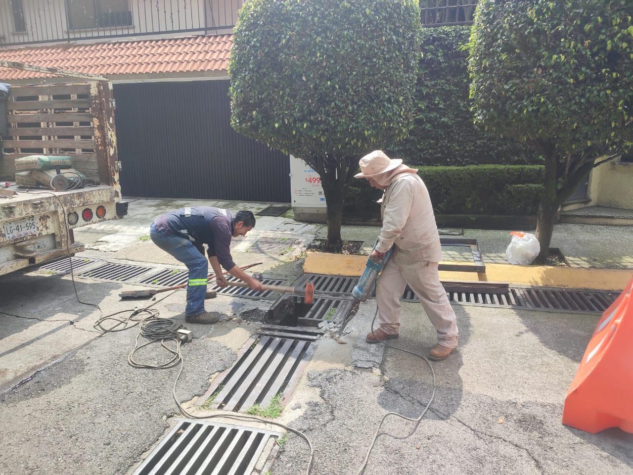 ¡La #eficiencia también se demuestra en cada detalle!
Concluimos la reparación de la rejilla en el Parque de Valladolid, en Parques de La Herradura, contribuyendo a mantener espacios más seguros y una infraestructura en mejores condiciones.
Porque la eficiencia que evoluciona en excelencia es parte de nuestra cultura. 💧
#AguasDeHuixquilucan #EficienciaQueEvolucionaAExcelencia #EstaEsNuestraCultura #Huixquilucan