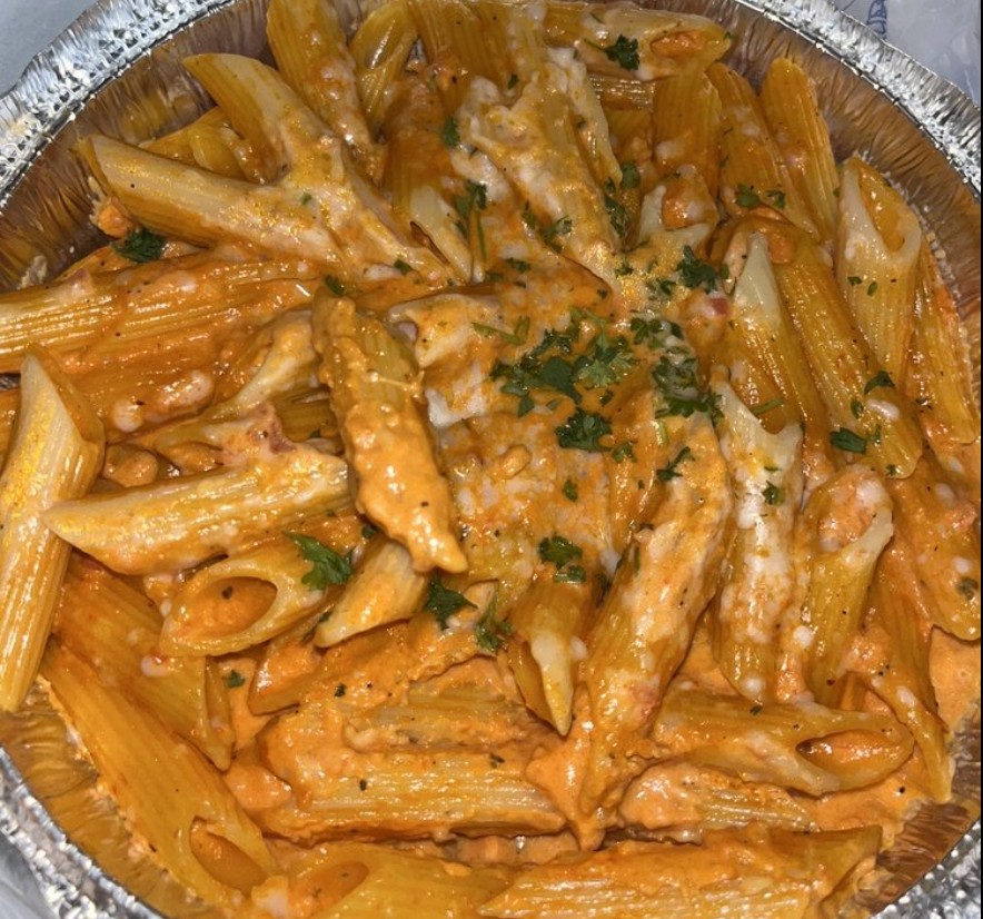 your lunch lineup for the week. π
mon: penne alla vodka with chicken cutlet
tue: the bomb burger β pepperoni, bacon, melted mozz, sweet chili
wed: baked ziti bolognese
thu: orecchiette with creamy gorgonzola & mushrooms
fri: NE clam chowder + caesar with fried calamari
mondayβfriday, 11amβ4pm. dine in or takeout.
π 203-304-1304 Β· please allow 1 hour advance notice
#GinosParlor #SandyHookCT #LunchSpecial #WeeklySpecials #Newtown