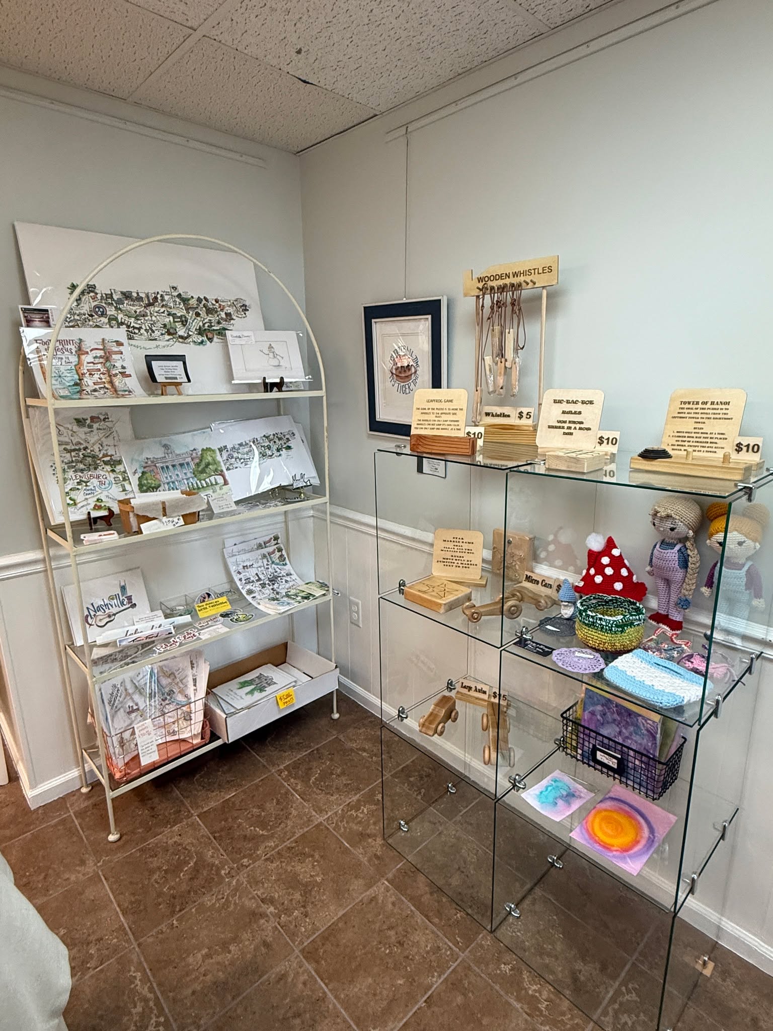 🎨 Celebrating Art, Creativity & Community in Marshall County!
The Marshall County Art Guild is more than just a place for art — it’s a way to reconnect local artists and those who love the arts, bringing together people who are or have been connected to Marshall County, Tennessee.
Whether you’re an artist yourself, an art enthusiast, or someone who appreciates the creativity found in our community, this is a space to connect, share, inspire, and celebrate the arts together.
📍 Lewisburg, TN
📸 Paige Ligget