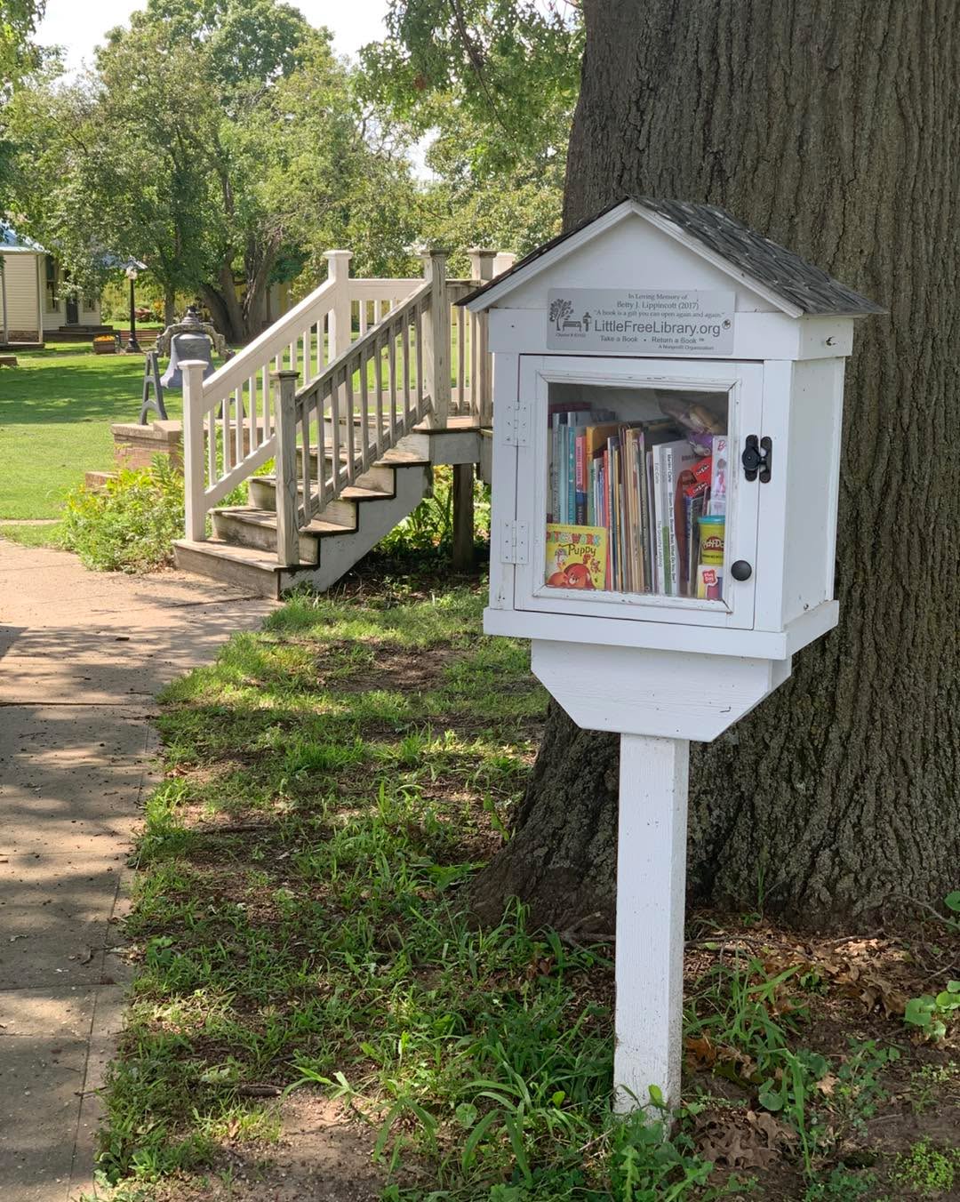 📕 The children’s Little Free Library, located between the church and school at the Village, is fully stocked with a wonderful selection of books, many hand-picked by our curator. You will find a wide-variety of books, including multi-cultural, historical, and silly. We can’t have a LFL without some Dr. Seuss!
Everything in the LFL is always a gift; never for sale. Take a book, or leave a book. The LFL is available 24/7 for the community’s children to enjoy. Come take a look at what we have and grab a book for a friend, too. 📖
#littlefreelibrary #📖 #readingisfun