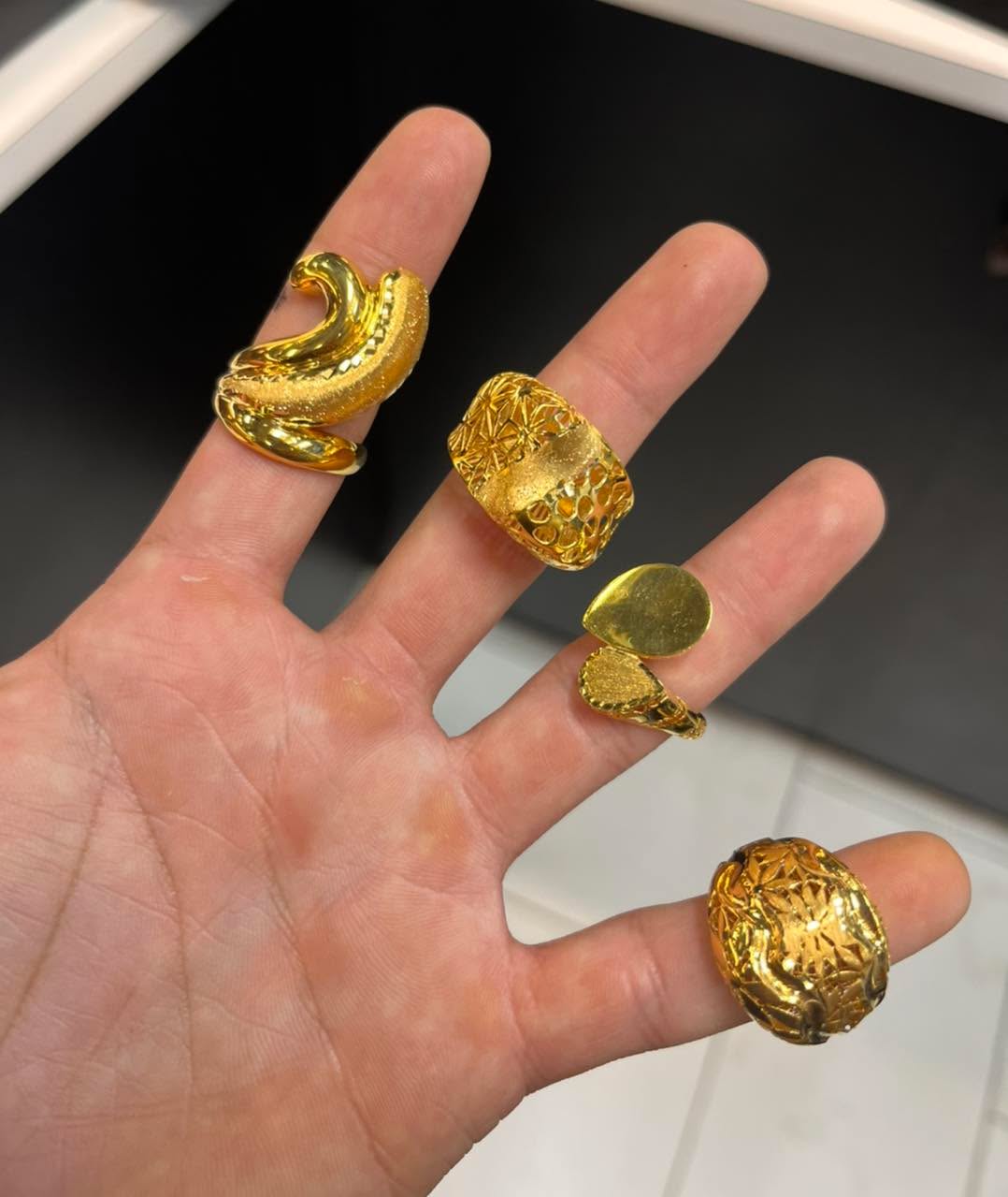 21 k rings #giftsforher #gifts #gold #rings #اريزونا #arabicjewelry #middleeasternjewelry #arabicgold #مجوهرات #21ktgold #ذهب h761252