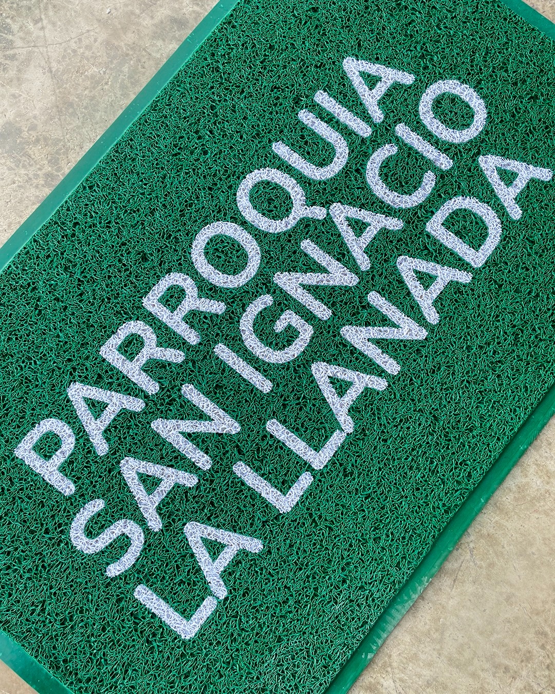 🌟 Una alfombra personalizada puede transformar completamente la imagen de tu entrada.
#alfombras #tapetes #alfombraspersonalizadas #alfombrasconlogo #entrancemats #logomats #supermat #supermat500