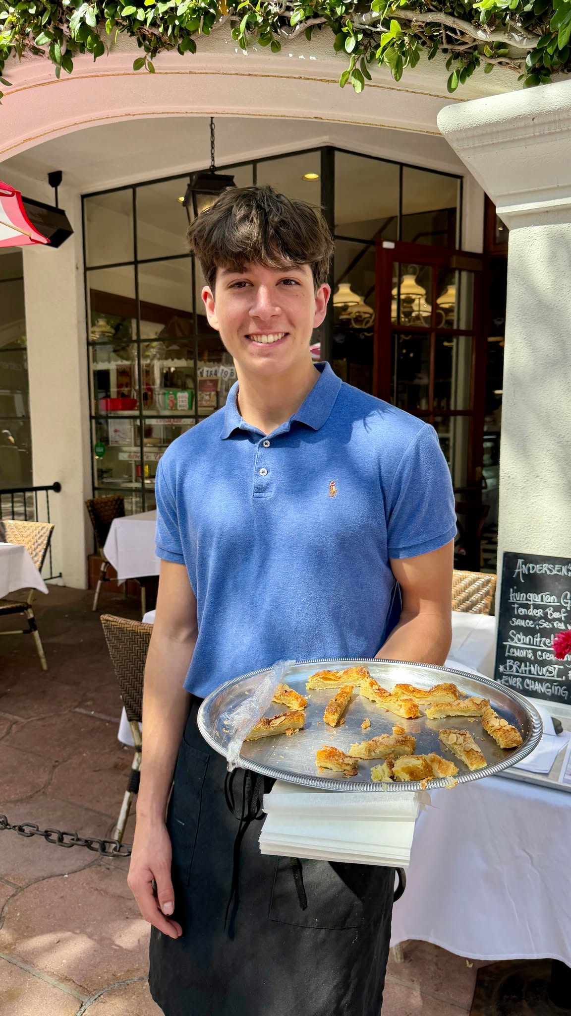 Would you like to try one?
There is only one correct answer. 😄
📍Meet me at La Arcada Plaza @andersensdanishbakerysb