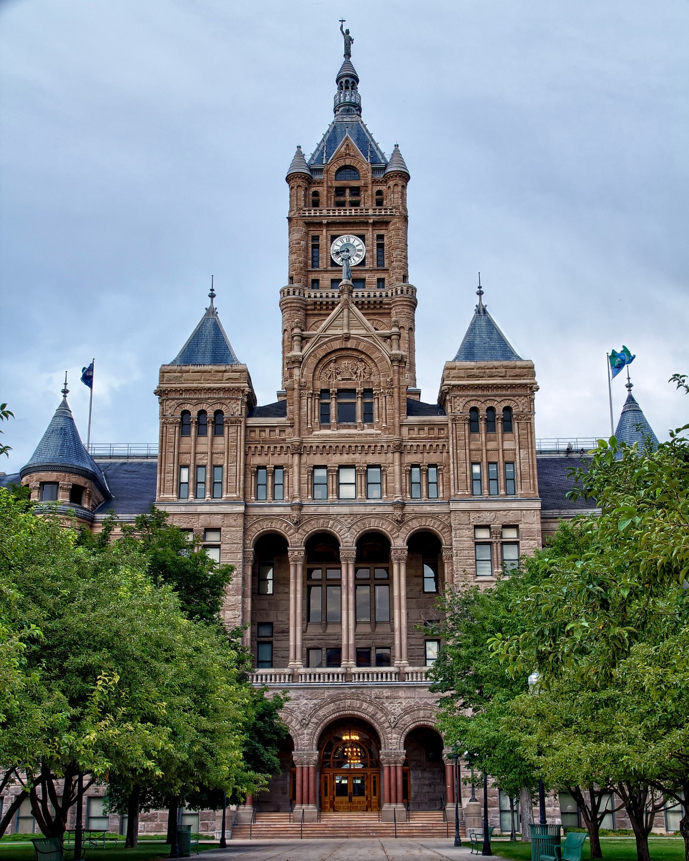 Salt Lake City's City-County Building at 451 S. State was once Utah's first Capitol. When it opened in December 1894, it included city and county offices, the city's first library, and courtrooms. A year later, it became home to the new state government until the current Capitol opened in 1915.
Salt Lake City is now proposing to officially rename the landmark "Salt Lake City Hall" to help avoid confusion, since the county moved out in the 1980s. The City Council may vote on this as soon as Sept. 15.
While the name might change, the building's 130-year history remains just as remarkable.
Find more details on our Preservation News in Utah page at the link in our bio.