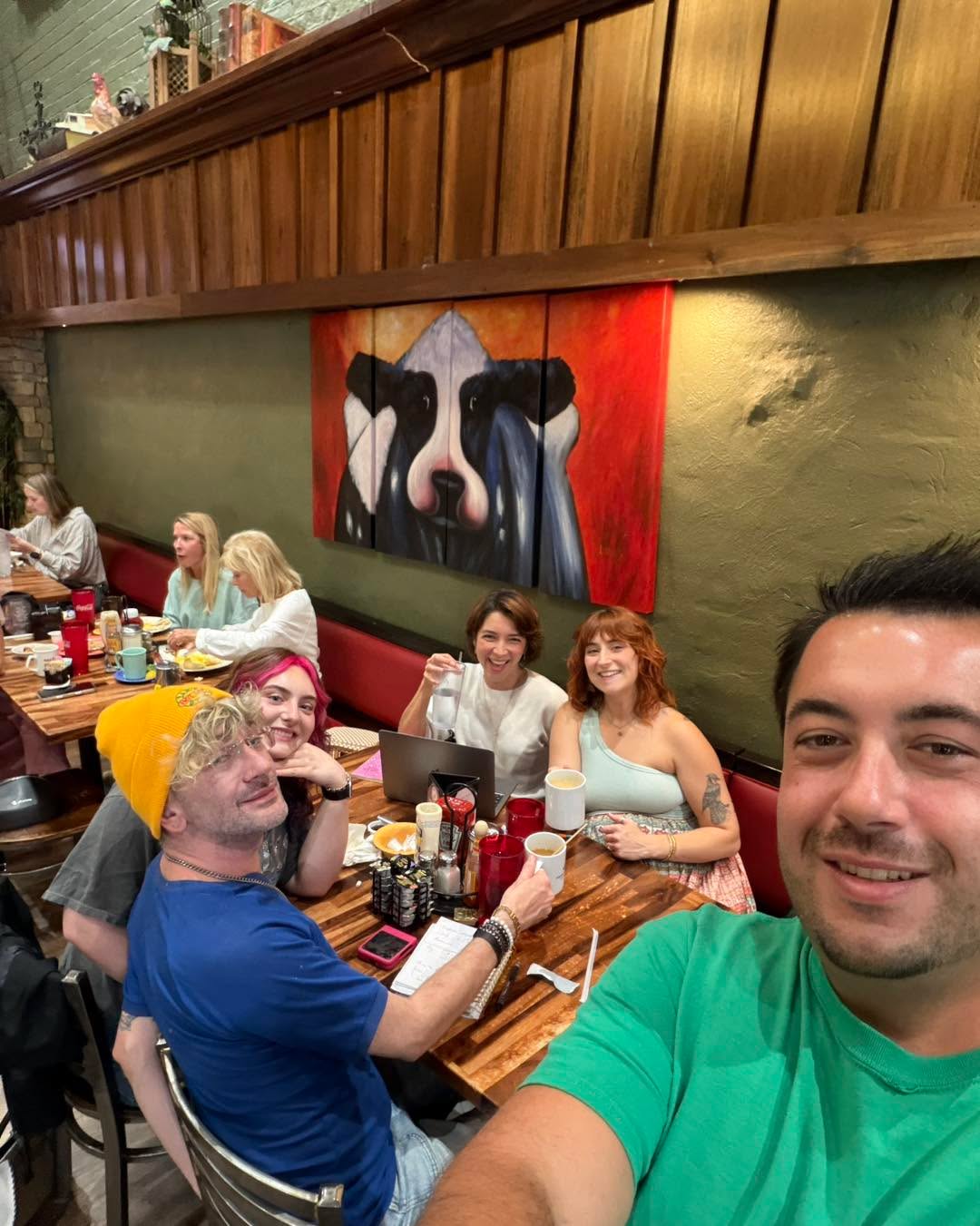We went to josieslexky for our brunch meeting the other day! 🍃
We love Josie’s and Lexington almost as much as we love good hair.☕️
What’s your favorite local coffee shop, restaurant, or hidden gem? ✨
Tag your favorite local business!🙌