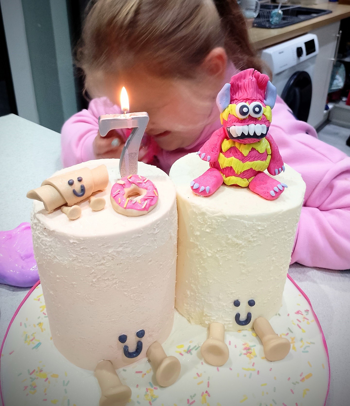 A jelly cat cake with an edible Worry Monster on top .....
Kids and their birthday requests 🎂
Happy Birthday to my littlest who turns 7 today!
I am currently closed until August 24th
Tomorrow is someone's big 18th 🫣