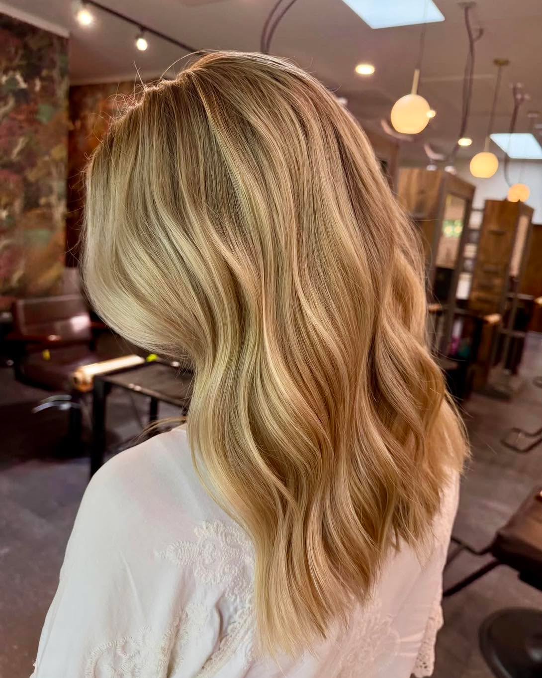 Love at first highlight
@hair.by.morggg