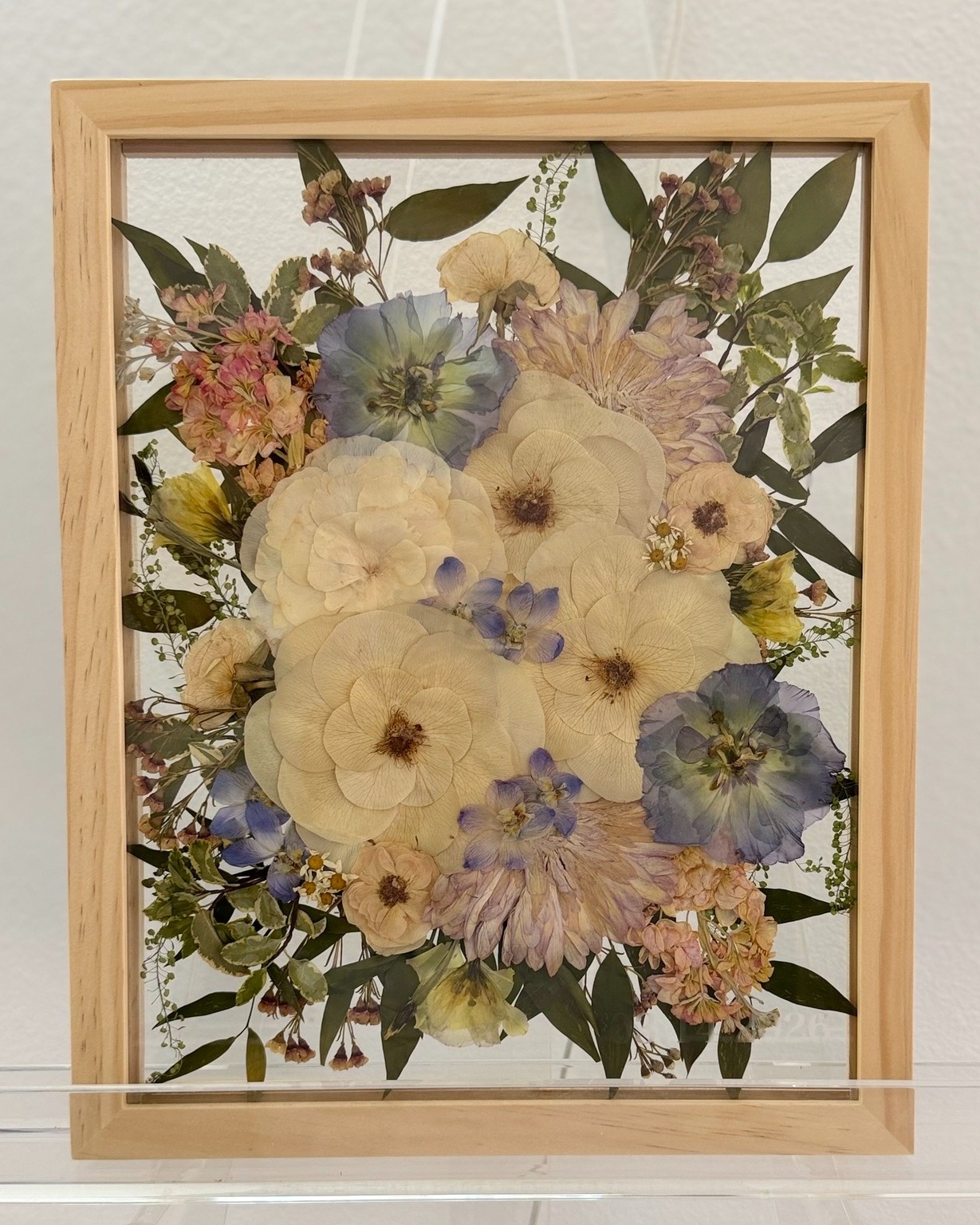 Pulling a few recent pieces together and... spring really came through this season 🌸
#TexasPressedFlowers #floralpreservation #weddinginspo #JustMarriedVibes #weddingbouquetpreservation