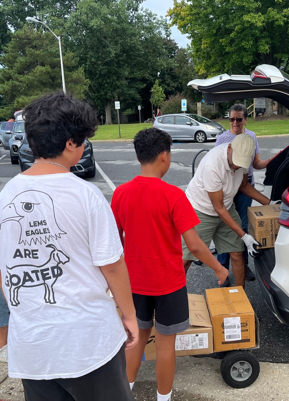 This past weekend, Christ Church's LEMS Outreach ministry had a wonderful time distributing school supplies at the Lake Elkhorn Middle School (LEMS). Thanks to the overwhelming generosity of our congregation, we were able to provide essential items for more than 100 local students. Our dedicated volunteers gathered early Saturday morning to load vehicles and transport the supplies directly to LEMS in time for the Block Party that afternoon, and throughout the event, we enjoyed connecting with families at our table, handing out supplies, and celebrating the kickoff of the new academic year together. Stay tuned for a full write-up in a weekly Christ Church Gatherings email soon!
#lakeelkhornmiddleschool #lems #HCPSS #columbiamd #episcomd #outreach