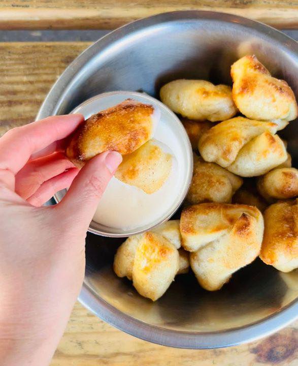 🤤Have a sweet weekend with Sidewall!
❤️Cinnamon Sugar Dough Bites! Homemade pizza dough bites tossed in warm butter & cinnamon sugar. Served with vanilla glaze for dipping!
🪐Cosmic Brownie Cheesecake! Fudge brownie crust, chocolate and vanilla swirl cheesecake, milk chocolate ganache, and candy coated chocolate pieces! Gluten free!
🍨Ice Cream Floats! Enjoy a scoop of our homemade ice cream with your choice of any Pucks All Natural Soda flavor!
🍪Freshly baked Salted Chocolate Chunk Cookies!
📍Enjoy these treats at all Sidewall Pizza locations!
#gvltoday #greenville360 #travelersresthere #greenvillesc