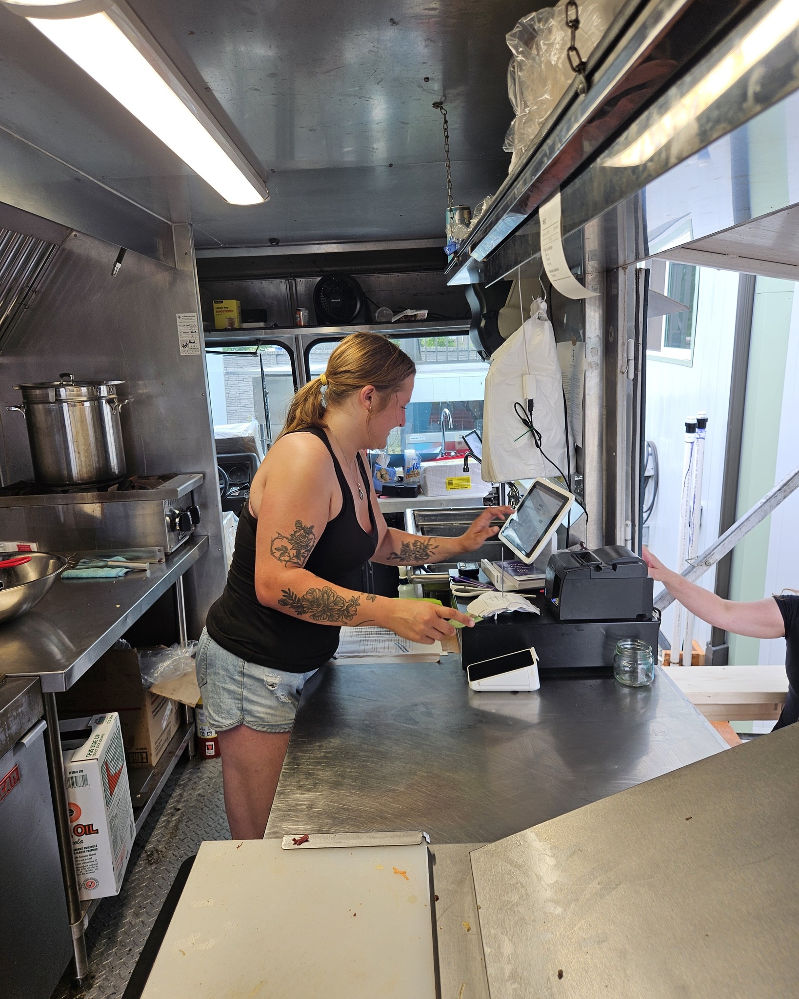 Slow smoked, family run. If you've stopped by on a weekend, chances are our daughter Emily was the one at the register taking your order and keeping the line moving. Say hi next time you see her! There's something pretty special about building this thing together. 🧡
#SaltLickBBQ #CampbellRiver #VancouverIsland #WoodSmoked #FamilyBusiness #ShopLocalCR #SlowSmoked #CampbellRiverEats