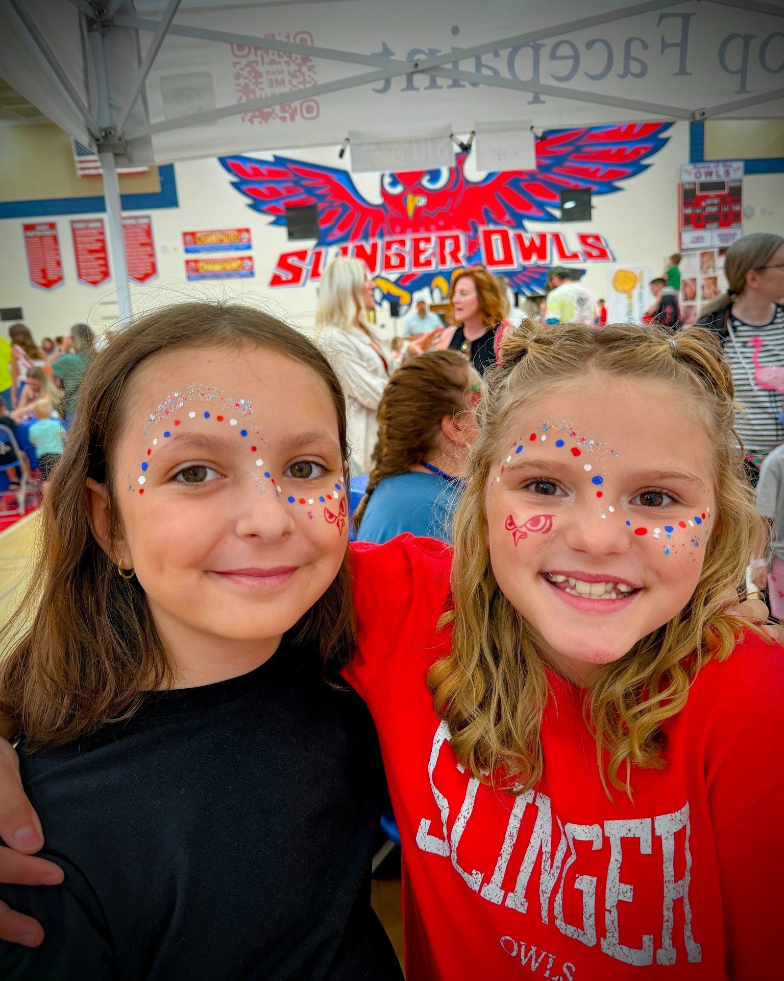 Hootie Fest 2026! π¦π¨
What a WILD day for weather! The forecast had us convinced it was going to thunderstorm all day, so the Slinger crew worked SO hard and SO fast to move the entire festival indoors⦠only for the weather to turn out totally fine. Of course!
So we set up shop in the gym this year, but honestly, it didnβt change a thing. We were as busy as ever and it felt like the entire town of Slinger came out to celebrate! β€οΈ
And our favorite design of the day had to be the Slinger Owls logo! π¦ It was SO fun watching all the little Slinger cheerleaders come through and get their Owls painted. We absolutely loved getting to show some hometown spirit!
Thank you to everyone who stopped by our tent, and a HUGE shoutout to the Hootie Fest crew for rolling with the weather and pulling off such a great event. π¦β€οΈπ¨
Until next year, Hootie Fest!