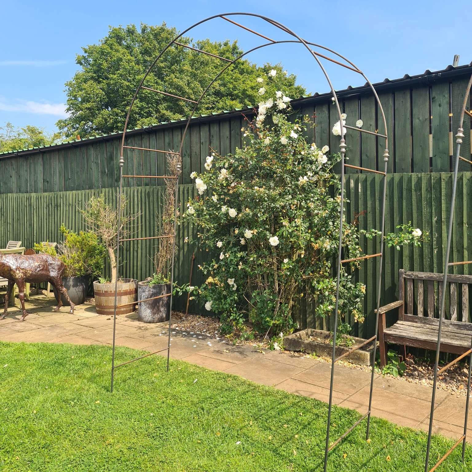 This transformation is incredible.
With a few carefully chosen features and plenty of creativity, a space can go from ordinary to extraordinary.
Proof that you don't need a huge garden to make a big impact.
This was a custom sized arch to fit along a wider path.
What do you think of the finished result?
#GardenTransformation #BeforeAndAfter #GardenInspiration