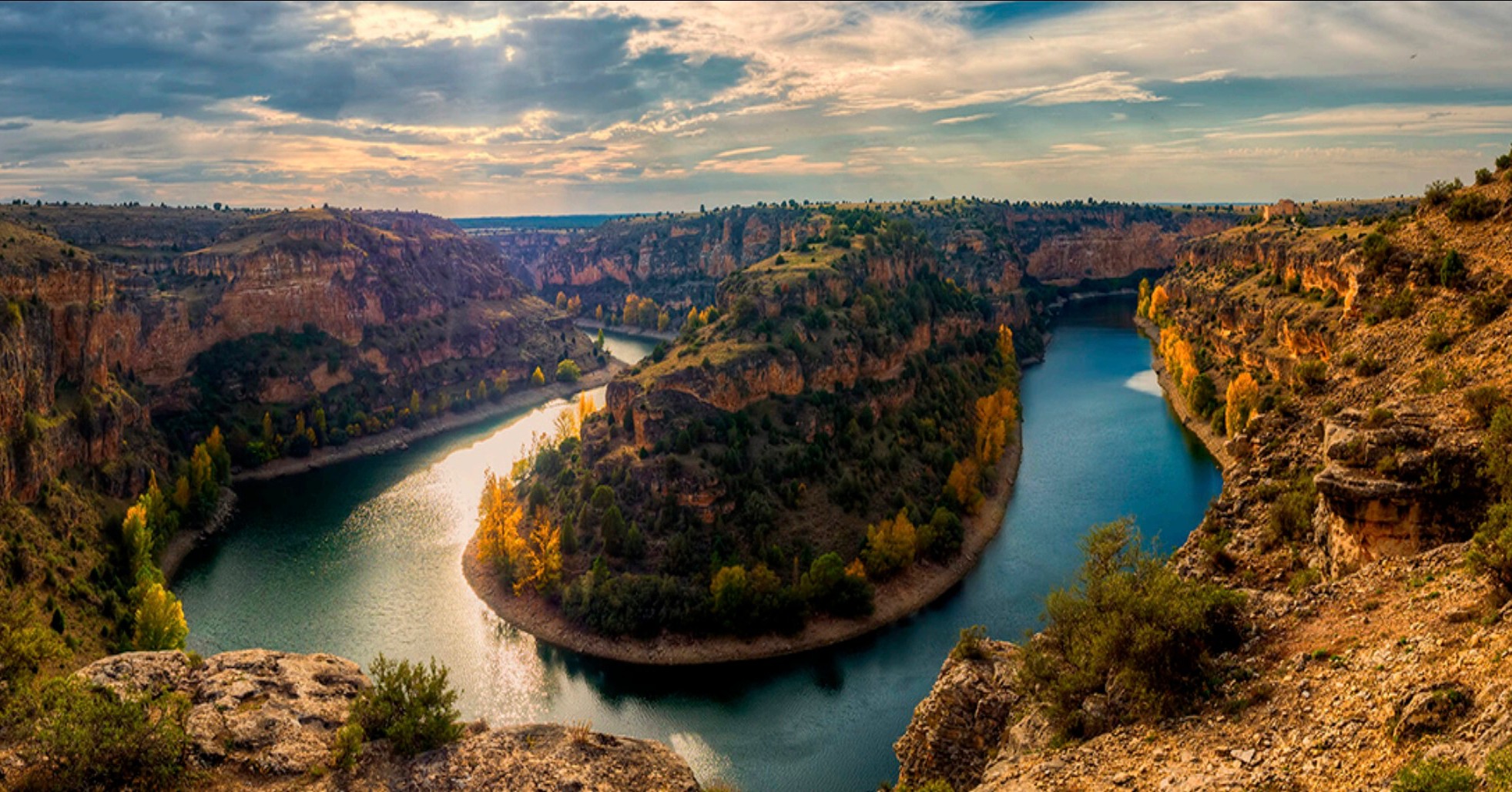 Discover Blue Spain! Beyond Spain’s famous coastlines lies Blue Spain—a hidden world of dramatic river canyons, tranquil reservoirs, protected parks, and unforgettable freshwater experiences. Our DMC partner Destination Spain introduces travelers to a different side of the country, from kayaking through the limestone cliffs of the Duratón River Gorges and exploring Buendía Reservoir to cruising the spectacular Douro Riverthrough vineyards and canyons. For travel advisors seeking distinctive, sustainable experiences, Blue Spain offers a refreshing way to explore Spain beyond the beach.
Contact the Dominique Debay Collection for preferred partner amenities and details: info@dominiquedebay.com | 1-212-752-1416 | WhatsApp 1-917-940-2407. #dominiquedebaycollection @destination.spain #bluespain