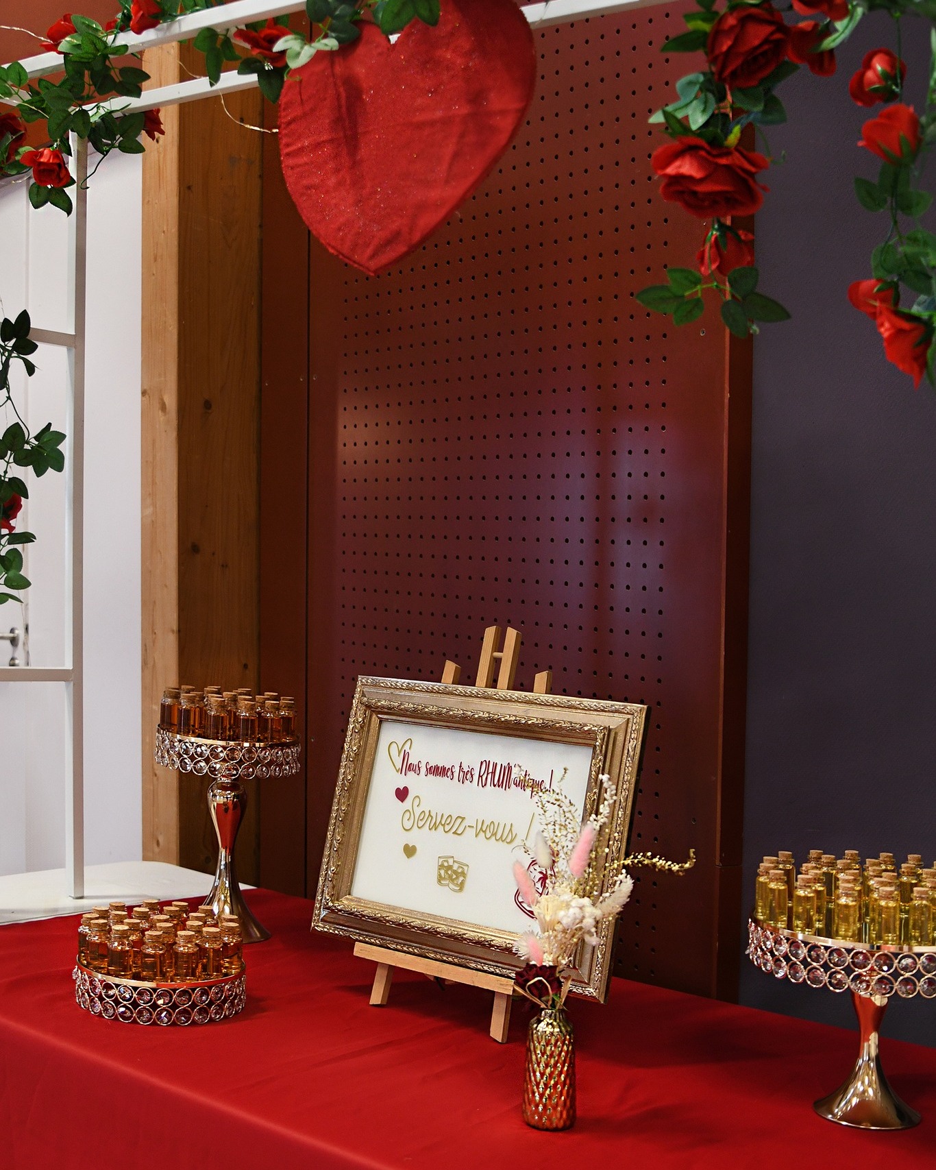📸 Ce que je vois dans la décoration de votre mariage…
Moi, je ne vois pas seulement une jolie salle.
Je vois une multitude de petits éléments à photographier : un bouquet, une table parfaitement dressée, une lumière qui traverse les fleurs, les petits objets choisis par les mariés, les couleurs qui se répondent…
Et surtout, je vois tout le travail et toute l’attention qui se cachent derrière chaque détail. 🤍
La décoration participe pleinement à l’histoire du mariage. Alors, pendant votre journée, je prends aussi le temps de photographier cet univers que vous avez imaginé et créé.
Parce qu’un mariage, ce n’est pas seulement des personnes et des émotions.
C’est aussi un décor, une ambiance, une identité. Et tout cela mérite d’être raconté en images. ✨
💌 Contacte-moi en message privé
Infos/Résas : ateliercerfvolant@gmail.com - 06.11.32.26.04
Loire / Rhône / Haute-Loire & MORE
#PhotographeMariage #DecorationDeMariage #WeddingDetails #MariageDeReve #PhotographieMariage #WeddingInspiration #weddingphotography #weddingdayphoto #weddinginspiration #mariage2026 #mariage2027 #mariagesaintetienne #mariageloire #mariagerhone #mariagerhonealpes #photographemariagesaintetienne #futurmariee #weddingday