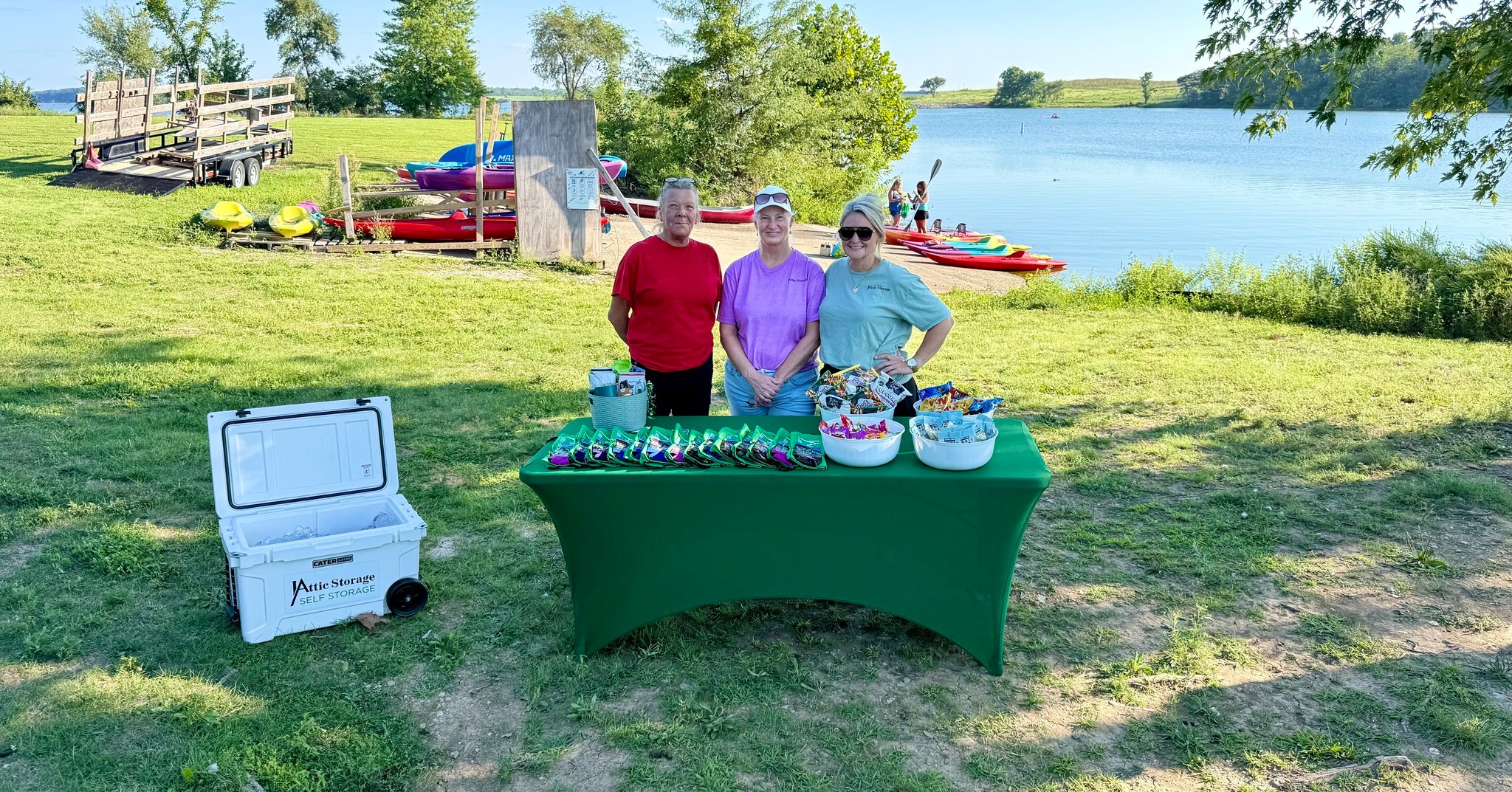 What a great way to wrap up our final Kayak Night of the year! 🛶☀️
Thank you to everyone who joined us for a beautiful evening of networking, conversation and fun on Smithville Lake. We had a fantastic turnout and loved seeing so many people out on the water!
A special thank-you to Attic Storage for sponsoring the evening and helping make this event possible. We truly appreciate your continued support of the Smithville Area Chamber of Commerce and our local business community!
#SmithvilleChamber #KayakNight #SmithvilleLake #ChamberConnections #SupportLocal