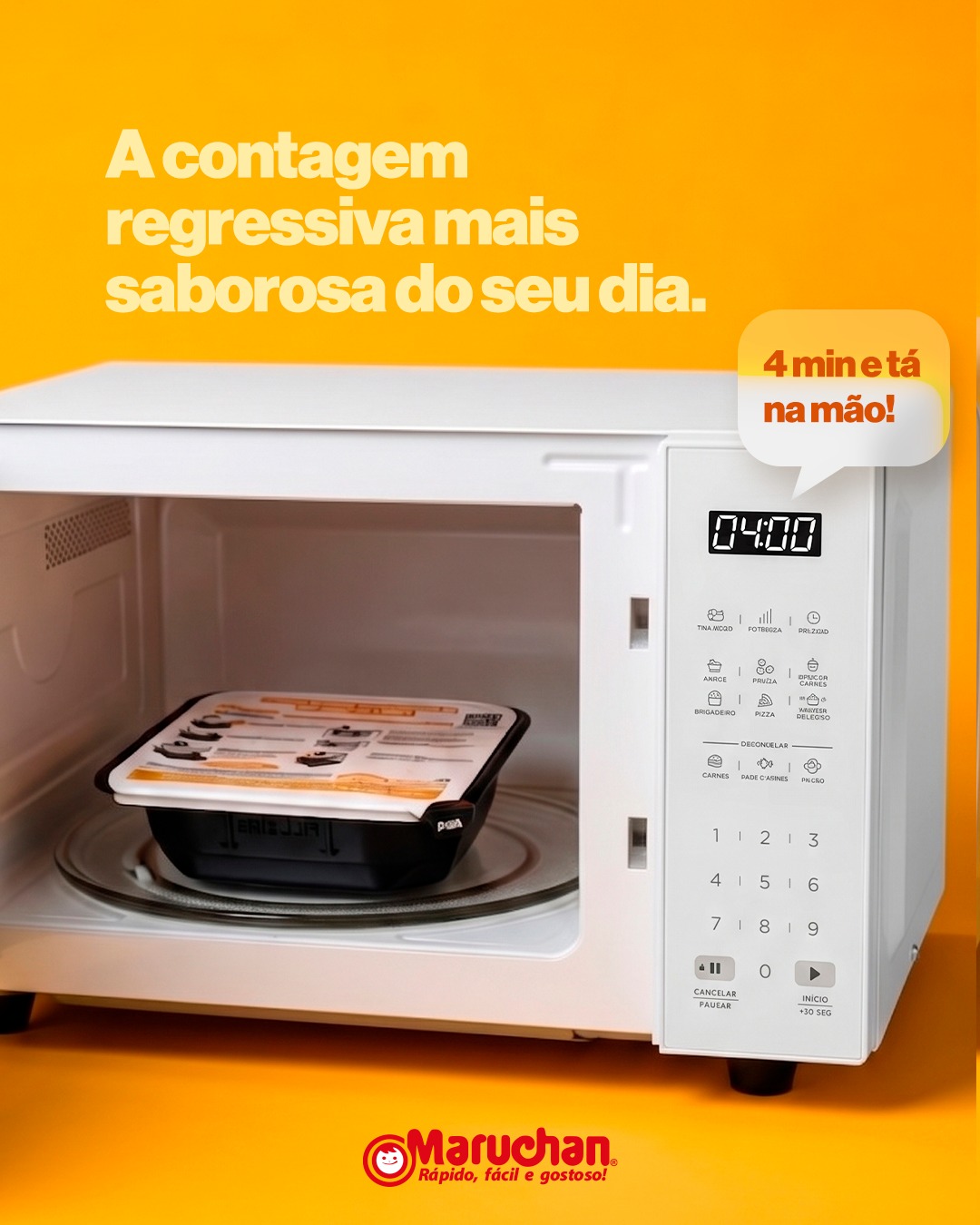 Bateu aquela fome no meio da correria? O Maruchan Yakisoba resolve em tempo recorde!
1️⃣ Abra a tampa e adicione o conteúdo do pacote 1
2️⃣ Dê uma leve agitada para espalhar bem
3️⃣ Adicione água até a linha indicada
4️⃣ Leve ao micro-ondas por 4 minutos
5️⃣ Adicione o conteúdo do pacote 2, misture tudo e pronto!
Um Yakisoba quentinho, encorpado e delicioso, feito direto na bandeja. 🤤🥢
Qual o seu momento favorito para apertar esse play: no almoço express ou no jantar sem complicação? Conta pra gente! 👇
#MaruchanBrasil #YakisobaMaruchan #Microondas #Praticidade #ComfortFood #MomentoMaruchan #LamenLovers