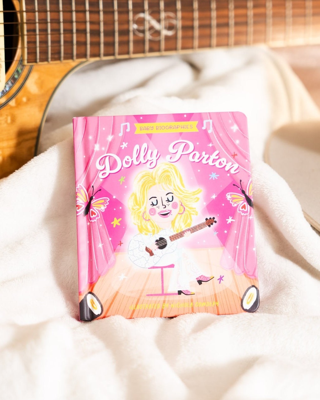 Dolly Parton leaves behind a legacy that reaches far beyond music — one rooted in faith, storytelling, generosity and a genuine love of books. 📚
Help share her story with a new generation through two titles from HarperCollins Christian Publishing and Cider Mill Press: The Faith of Dolly Parton and Baby Biographies: Dolly Parton.
Two very different books, both offering retailers a meaningful way to celebrate the life and legacy of an icon who touched generations. 🩷