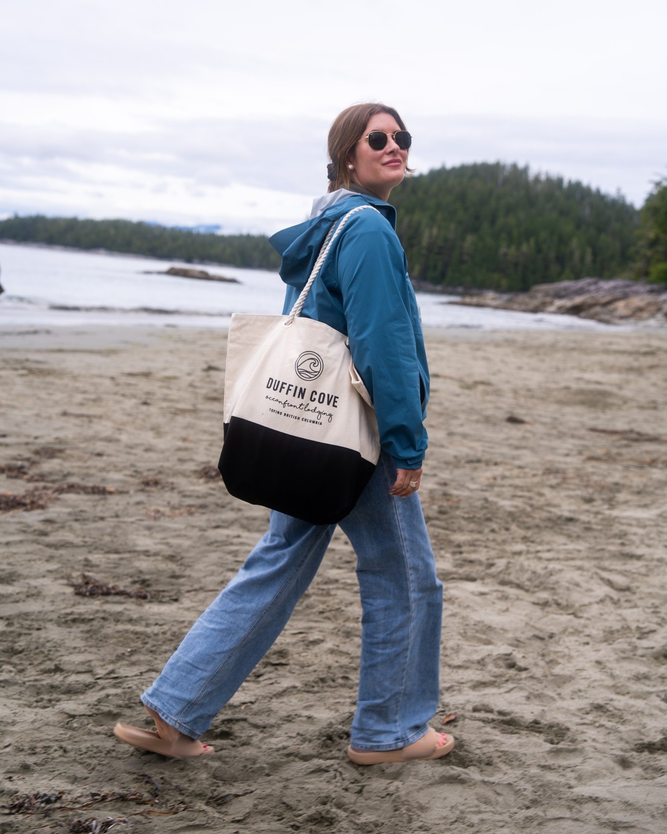 packed and ready. π
grab your tote and find your way down to the water.
π· @corbinwmasters