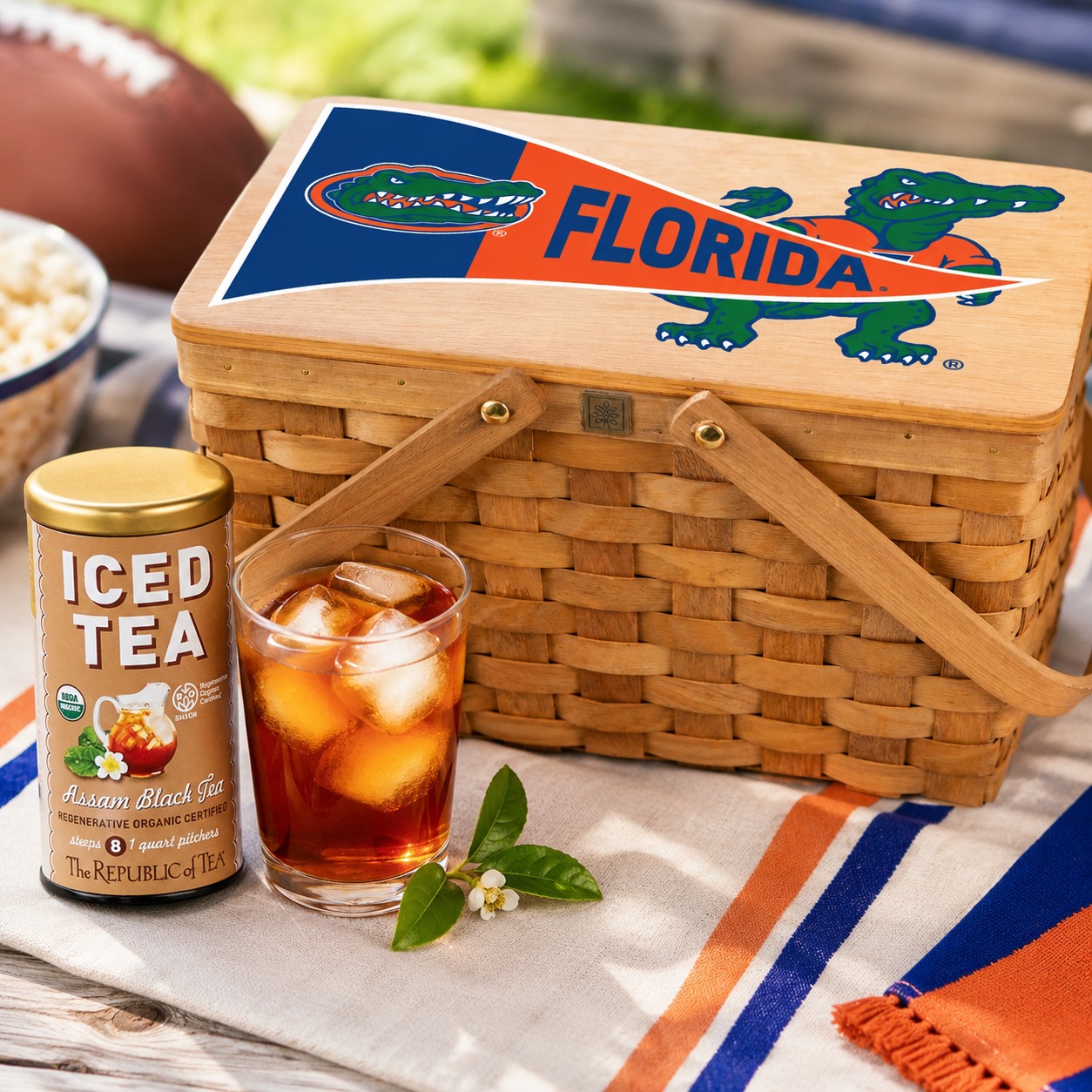 Labor Day weekend is all about gathering — from college football kickoffs to one more long weekend of summer! ☀️ However you’re spending it, from The Link to you, we hope it’s filled with good company, great traditions and a little extra time to enjoy it all.
📸 @picnictime NCAA-licensed picnic basket + @republicoftea Premium Iced Tea