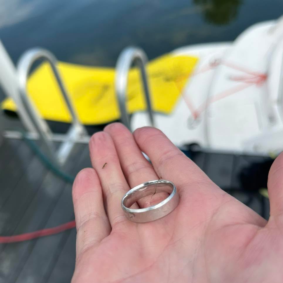 Today I had a dive to find Todd’s platinum wedding ring. It fell off the swim platform of the boat while he was getting the lily pad out for the dogs. It’s always fun to find jewelry!
.
.
#recoverydiving #lakestclair #greatlakesstate #detroitriver #stclairshores #clintonriver #harrisontownship #boattown #algonac #stclair #metrobeach #michiganboating #puremichigan #michiganmarinas #metaldetector #safeharbormarinas #boatmichigan