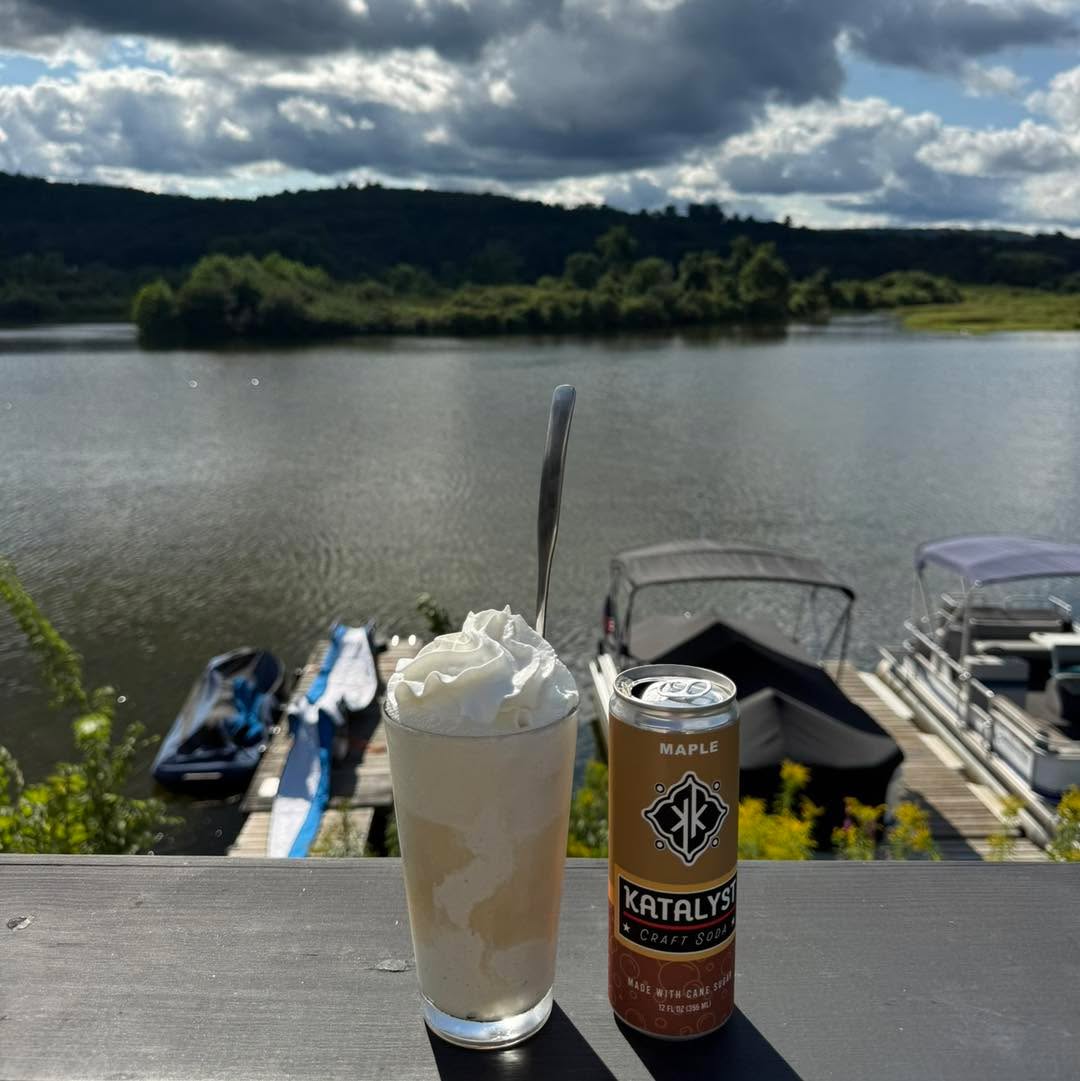 You deserve a sweet treat ๐คค
Come try our special Katalyst Soda float ๐ฅค
Or maybe a piece of our Key Lime Pie ๐ฅง
#themarina #newenglandrestaurants #beautifulday #sodafloat #keylimepie