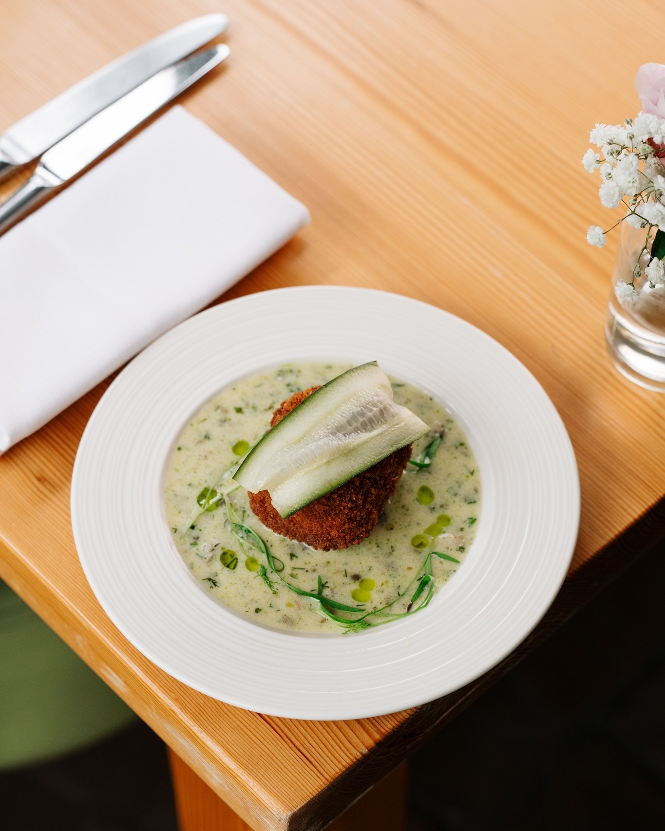 Confit Lamb Croquette -
Warm tartar sauce & gin-pickled cucumber.
A perfect balance of rich, crisp and refreshing.
#thedogatwingham #top50gastropubs #summermenu