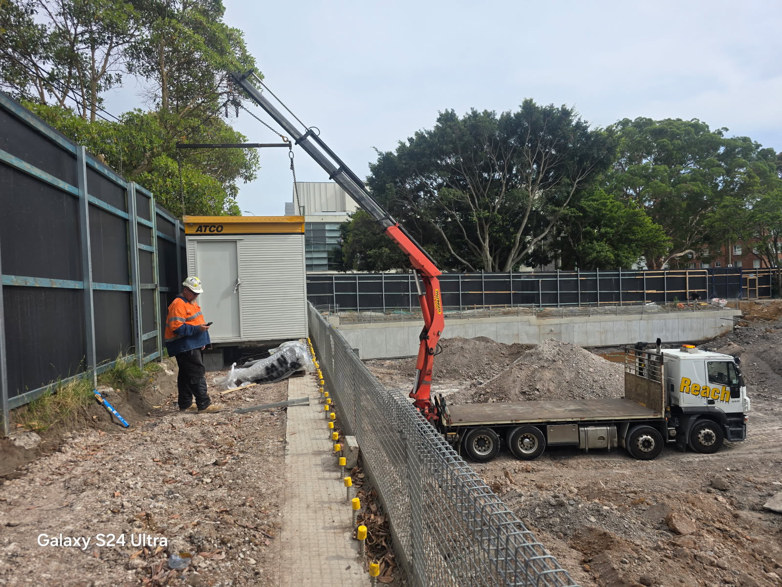 Truck 06 doing what it does best 💪🏗️ Another precision lift and placement completed safely and efficiently at Chatswood for @atcogroup
With 21 crane truck combinations, 12 flat tops and a tilt tray, Reach Crane Trucks has the equipment to get the job done; backed by Tier One-level Chain of Responsibility, safety and compliance systems!
Need a quote?
🌐 reachcranetrucks.com.au
📞 02 9673 3200
📧 operations@reachcranetrucks.com.au
#ReachCraneTrucks #Truck06 #CraneTruck #TransportSolutions #CraneHire #OneStopShop #atconstructionbc